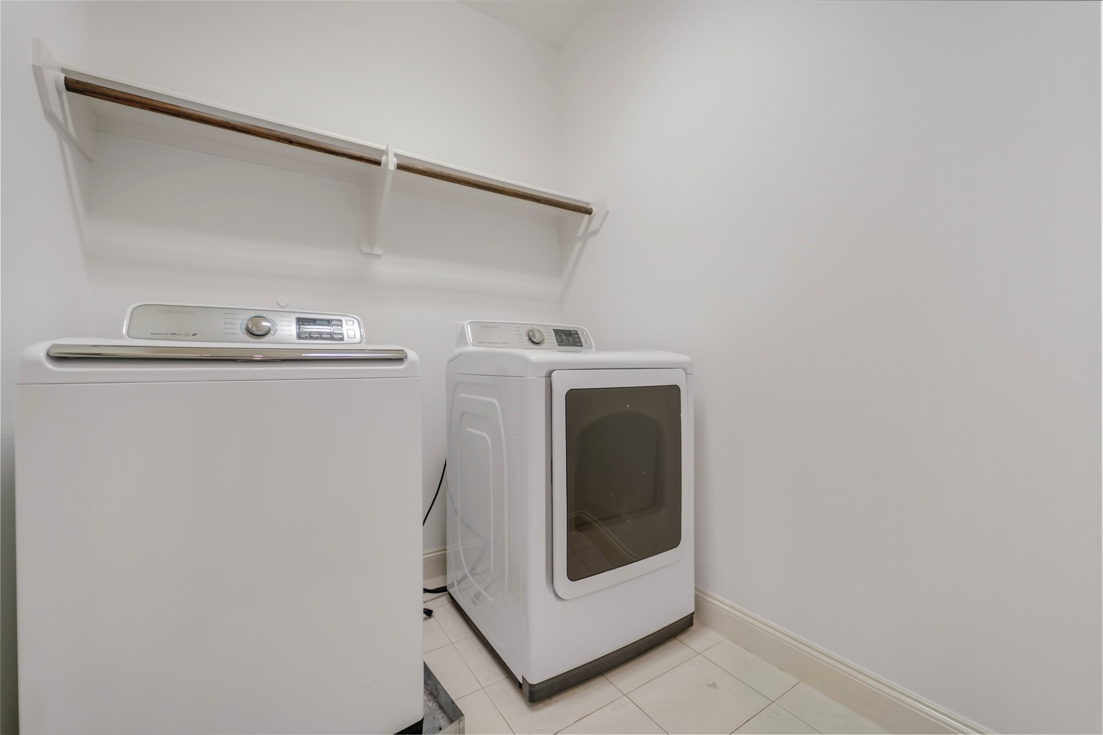 Houston, Texas, 77080, United States, 3 Bedrooms Bedrooms, ,5 BathroomsBathrooms,Residential,For Sale,1939348