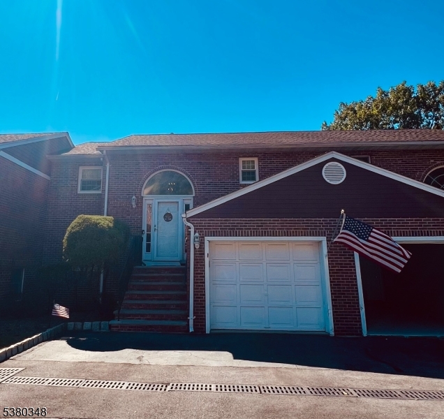 Pompton Lakes Boro, New Jersey, 07442, United States, 3 Bedrooms Bedrooms, ,3 BathroomsBathrooms,Residential,For Sale,1925292