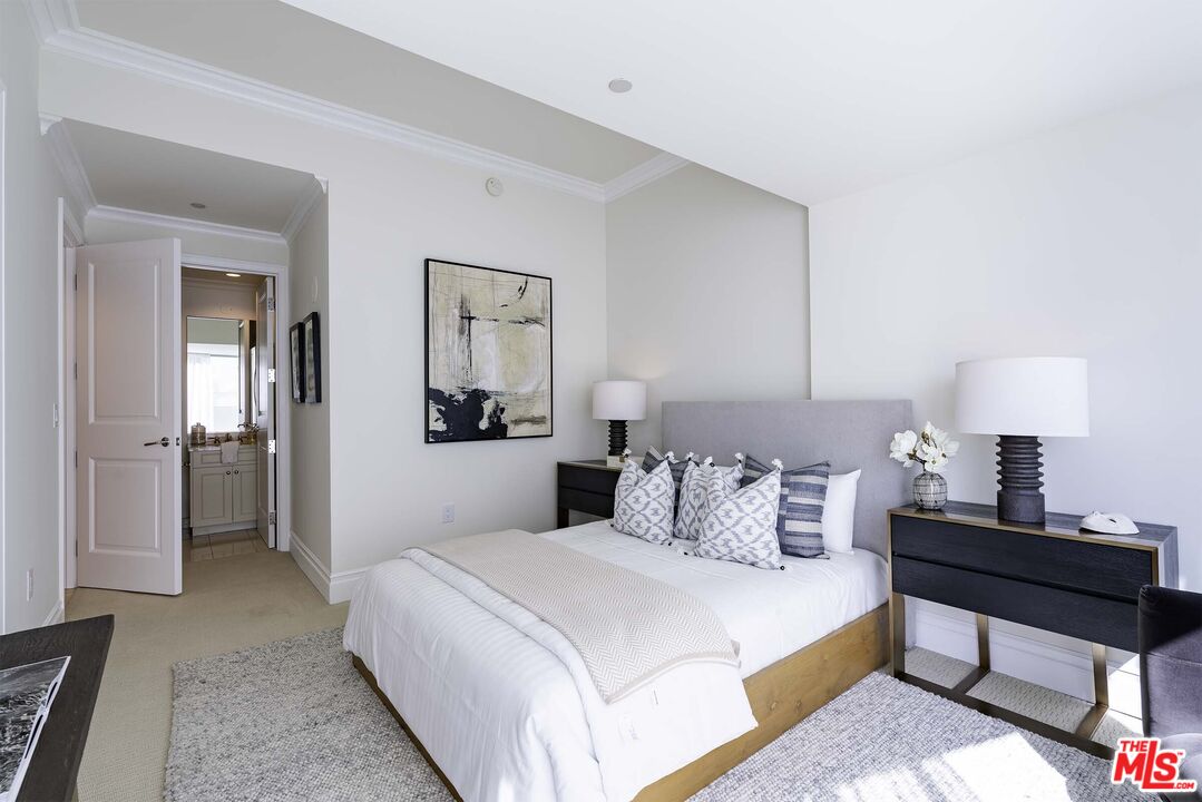Los Angeles, California, 90024, United States, 2 Bedrooms Bedrooms, ,3 BathroomsBathrooms,Residential,For Sale,1840834