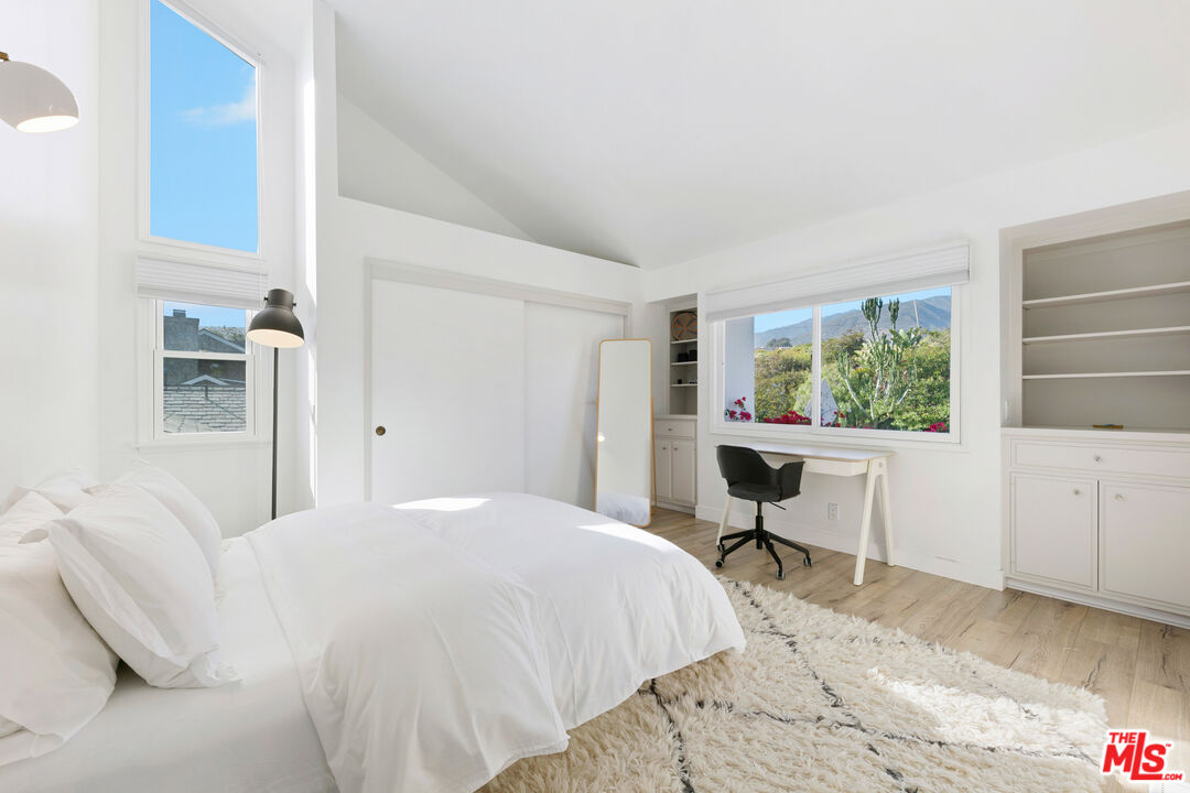 Malibu, California, 90265, United States, 4 Bedrooms Bedrooms, ,4 BathroomsBathrooms,Residential,For Sale,1840661