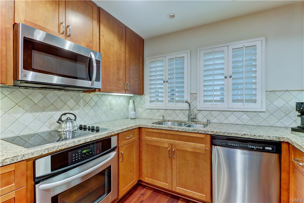 Laguna Woods, California, 92637, United States, 2 Bedrooms Bedrooms, ,1 BathroomBathrooms,Residential,For Sale,1943629