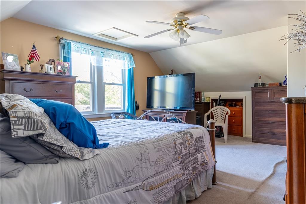 Warwick, Rhode Island, 02886, United States, 4 Bedrooms Bedrooms, ,1 BathroomBathrooms,Residential,For Sale,1943403