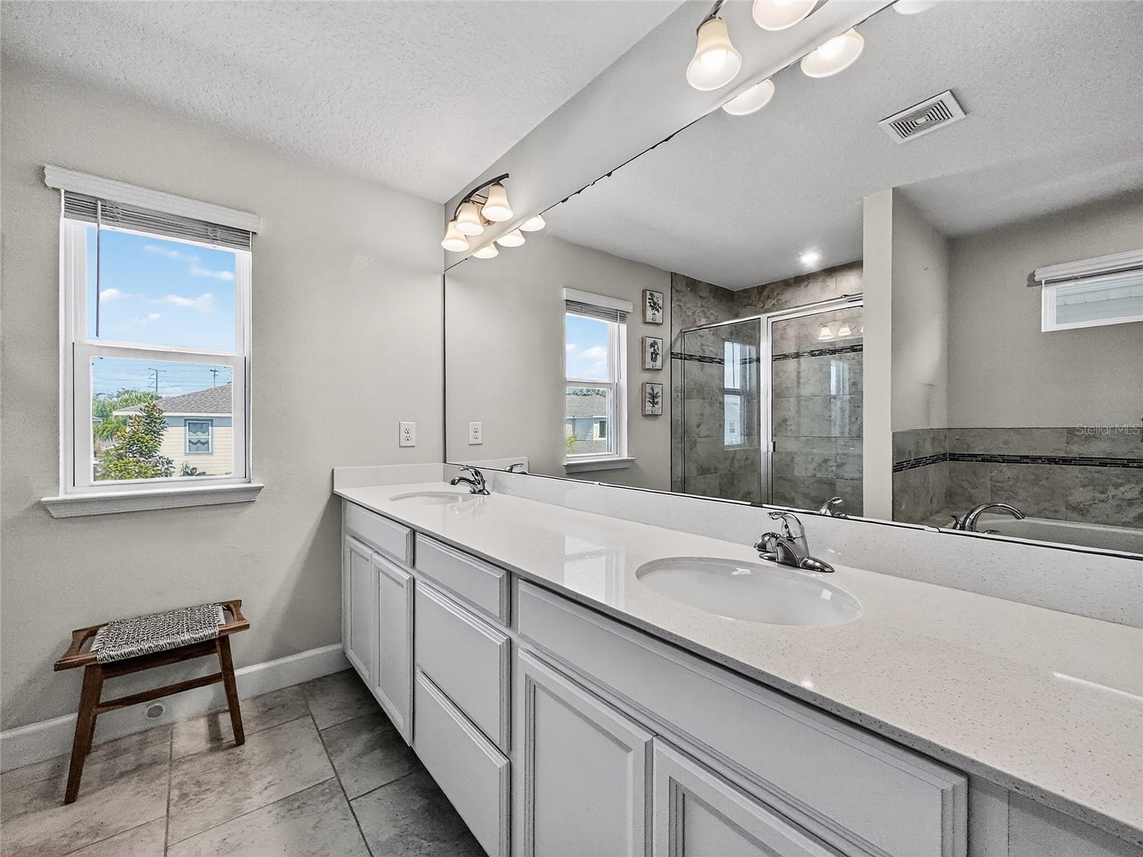 WINTER GARDEN, Florida, 34787, United States, 5 Bedrooms Bedrooms, ,3 BathroomsBathrooms,Residential,For Sale,1975266