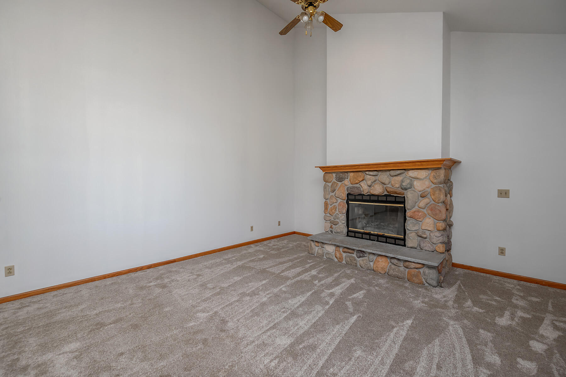 Hustisford, Wisconsin, 53034, United States, 3 Bedrooms Bedrooms, ,3 BathroomsBathrooms,Residential,For Sale,1962581