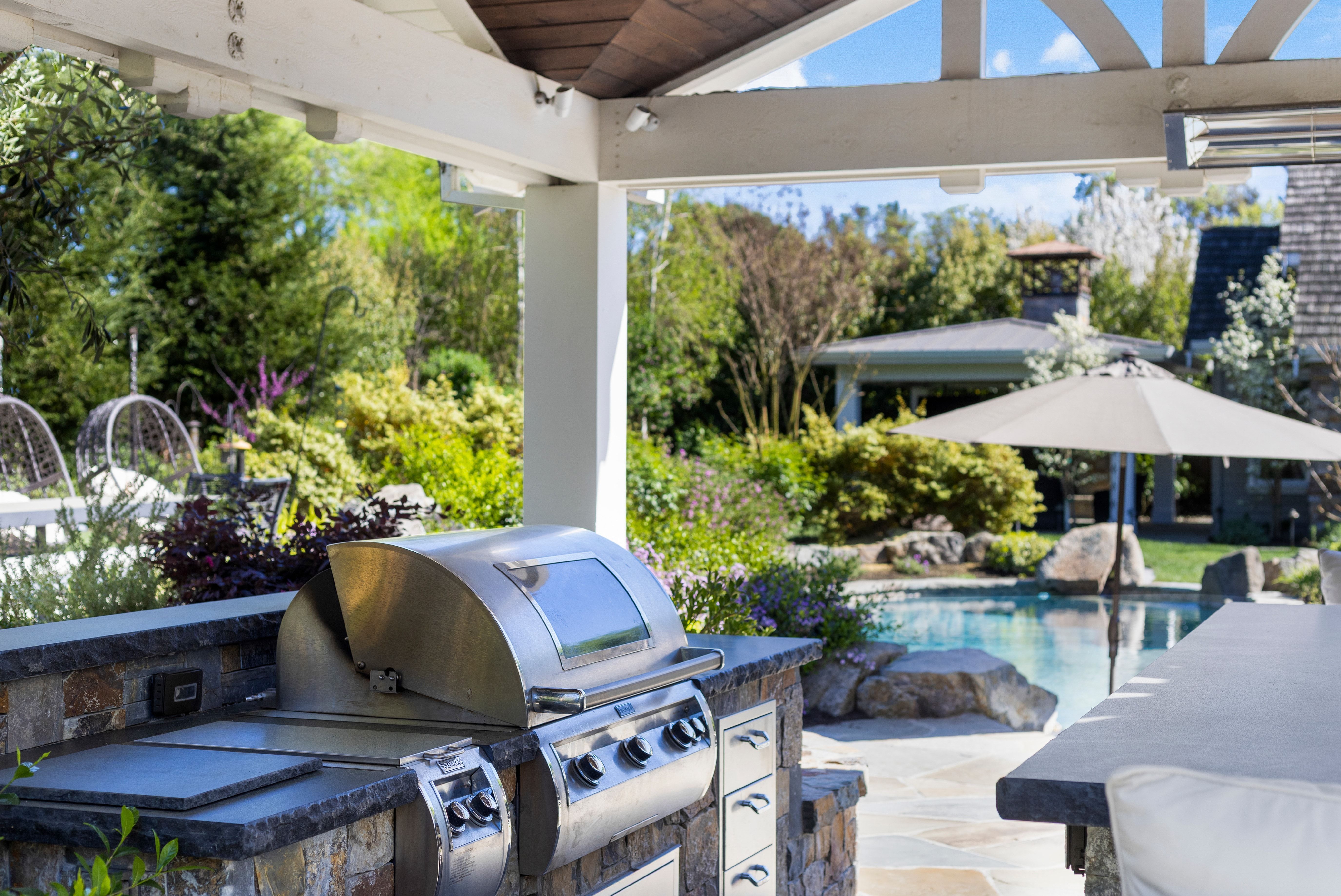  A Private One-Acre Compound Defined by Craftsmanship, Scale and Resort Living - 物件實景