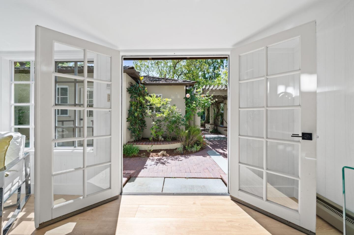 Palo Alto, California, 94301, United States, 4 Bedrooms Bedrooms, ,4 BathroomsBathrooms,Residential,For Sale,1837921