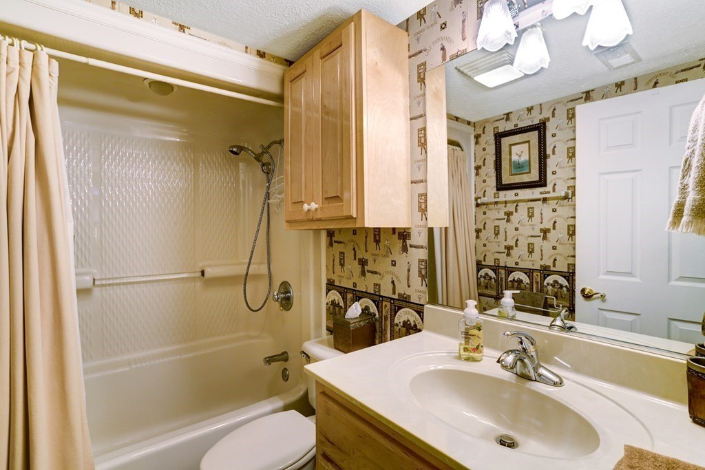 Young Harris, Georgia, 30582, United States, 3 Bedrooms Bedrooms, ,3 BathroomsBathrooms,Residential,For Sale,1979035