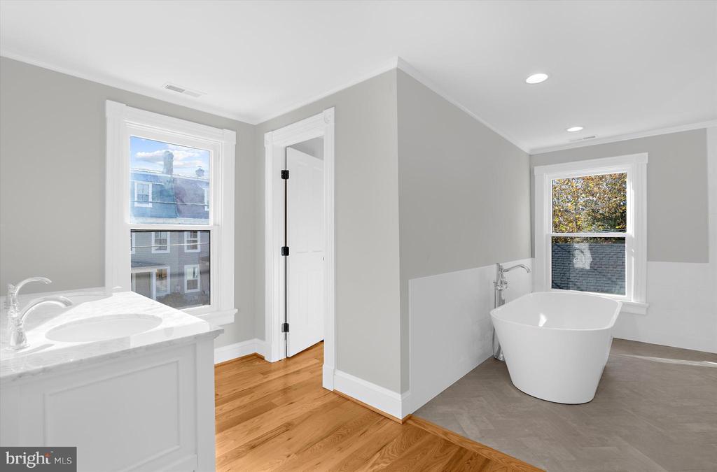 Chestertown, Maryland, 21620, United States, 5 Bedrooms Bedrooms, ,5 BathroomsBathrooms,Residential,For Sale,1988970