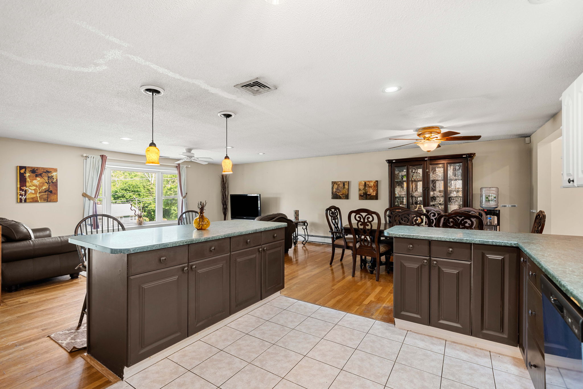 240 Hampstead St, Methuen, MA, 01844 - 物件實景