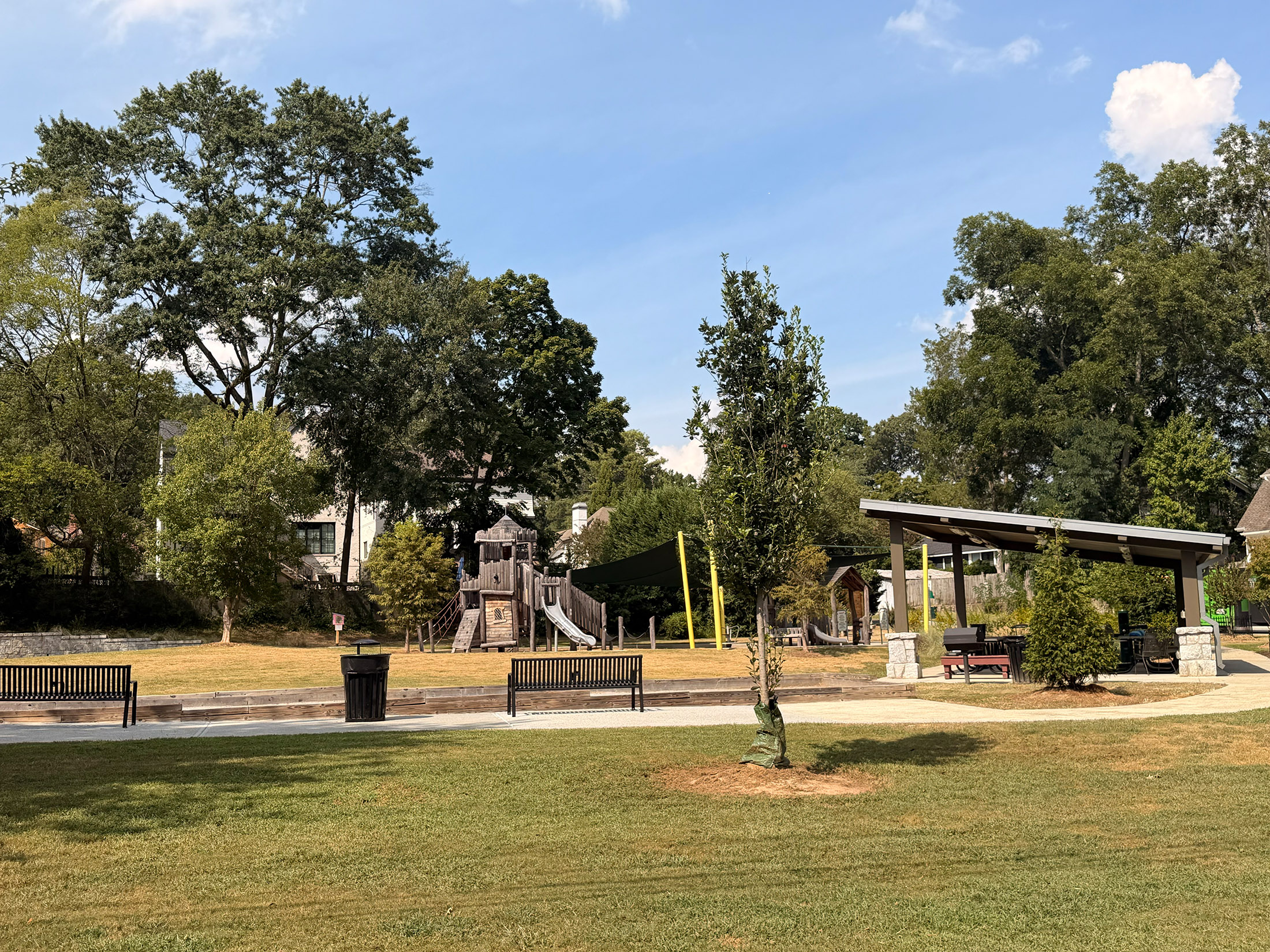  Beautifully Updated Fee Simple Townhome in an Exceptional Brookhaven Location - 物件實景