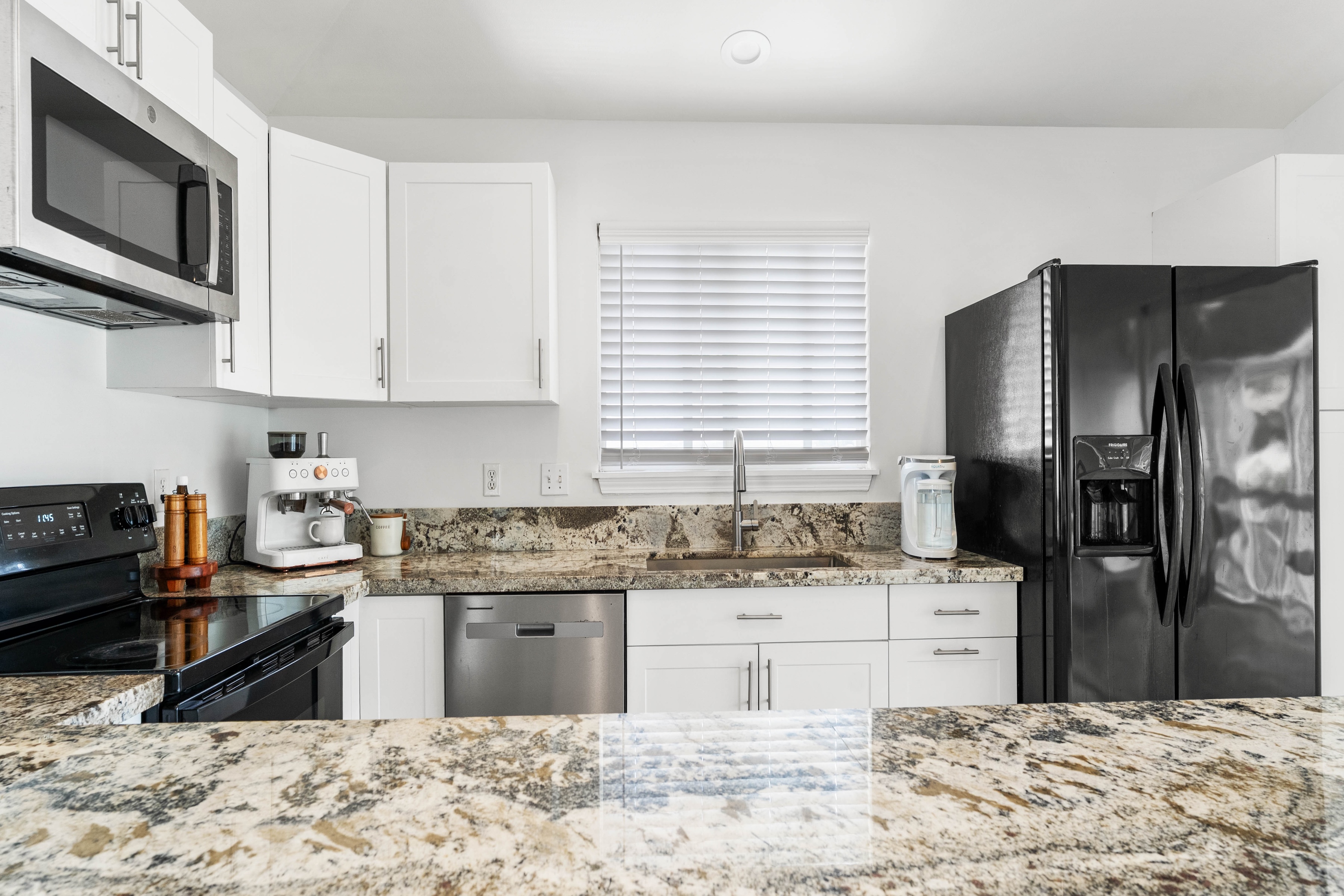  Updated Kehalani Home with Views, Deck, and Flexible Living - 物件實景