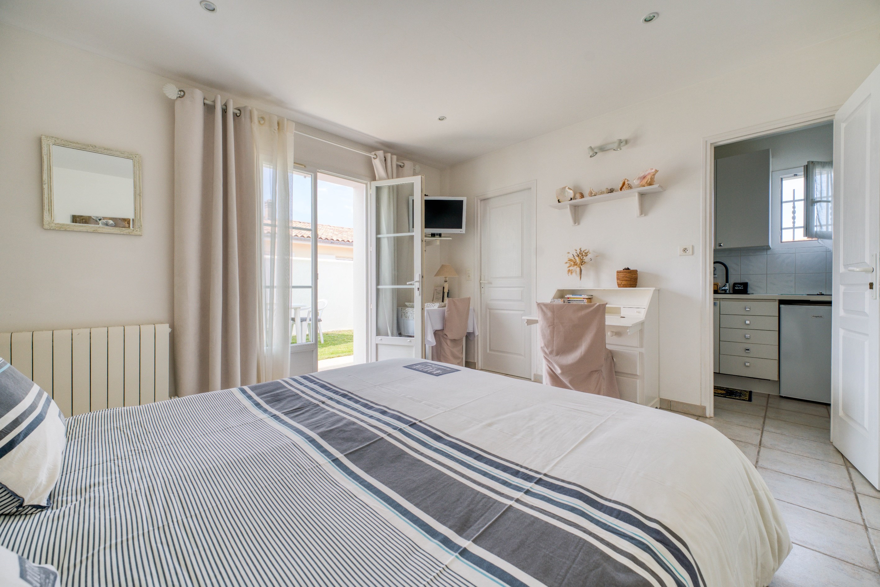  4 BEDROOM HOUSE IN THE HEART OF ST PIERRE D