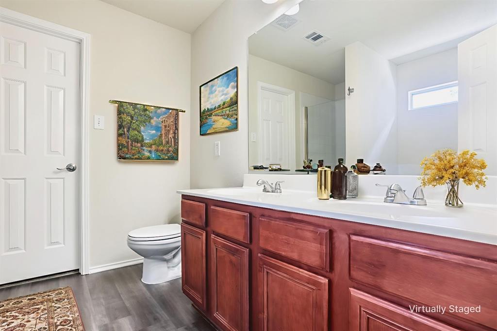 Dallas, Texas, 75212, United States, 5 Bedrooms Bedrooms, ,3 BathroomsBathrooms,Residential,For Sale,1902272
