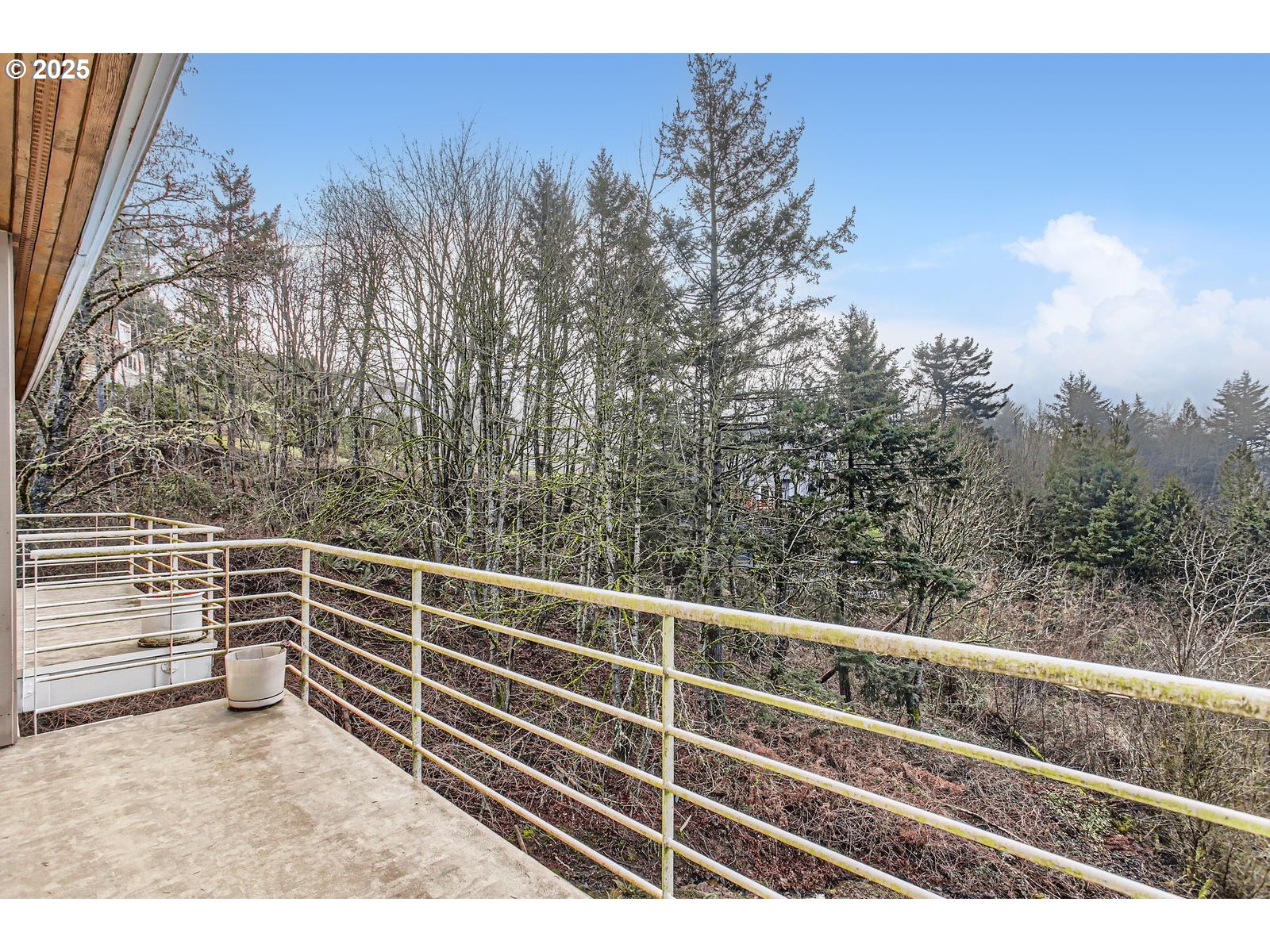 Portland, Oregon, 97229, United States, 3 Bedrooms Bedrooms, ,4 BathroomsBathrooms,Residential,For Sale,1982517