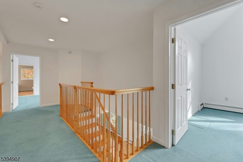 Wayne Twp., New Jersey, 07470, United States, 4 Bedrooms Bedrooms, ,4 BathroomsBathrooms,Residential,For Sale,1989007