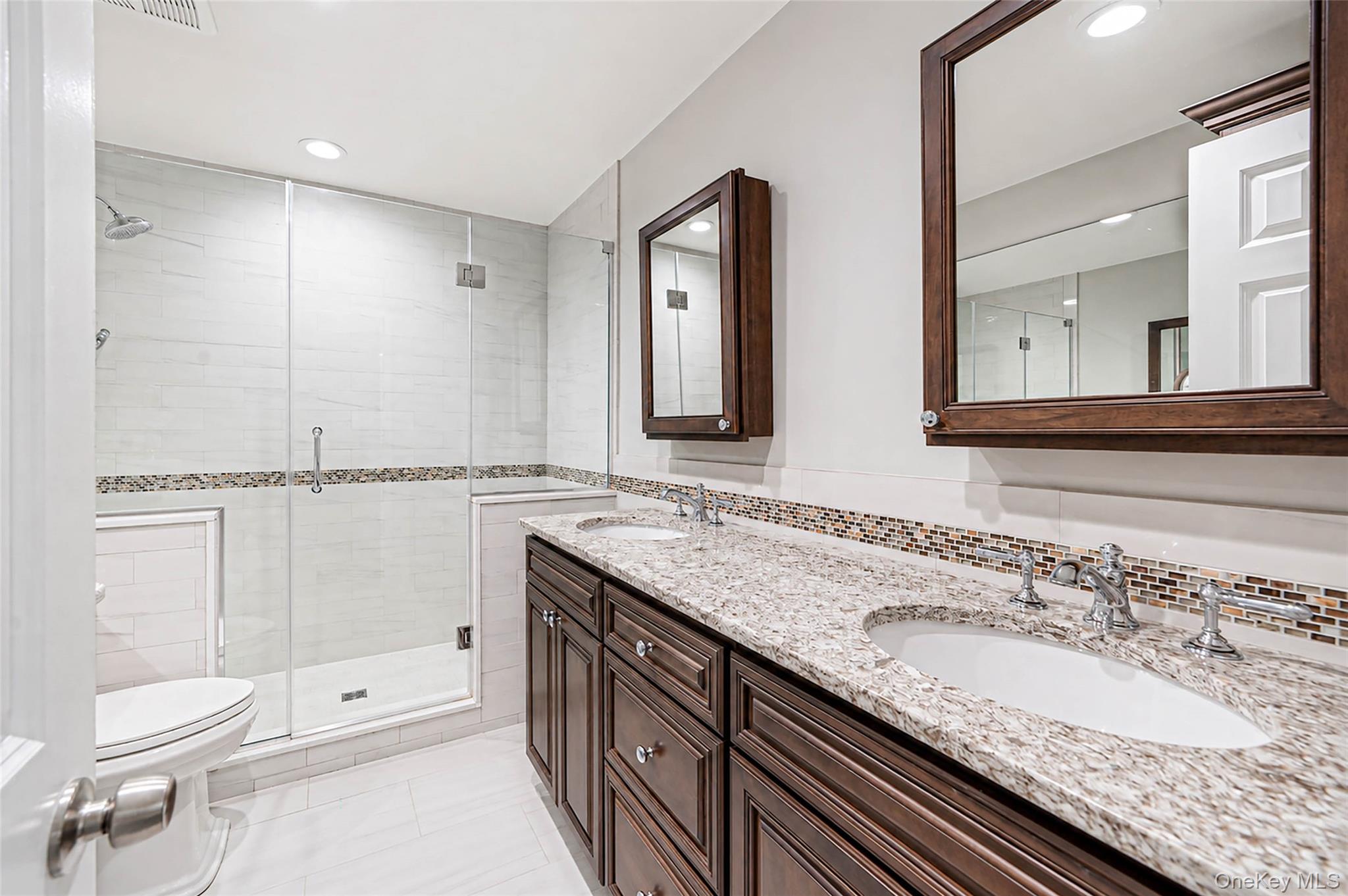  10 Williamsburg Drive, Northport, NY, 11768 - 物件實景