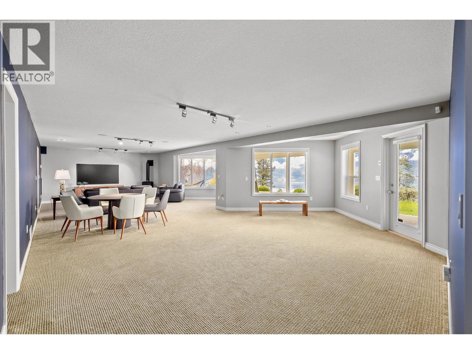 LAKE COUNTRY, British Columbia, V4V 2K7, CA, 4 Bedrooms Bedrooms, ,4 BathroomsBathrooms,Residential,For Sale,1960852