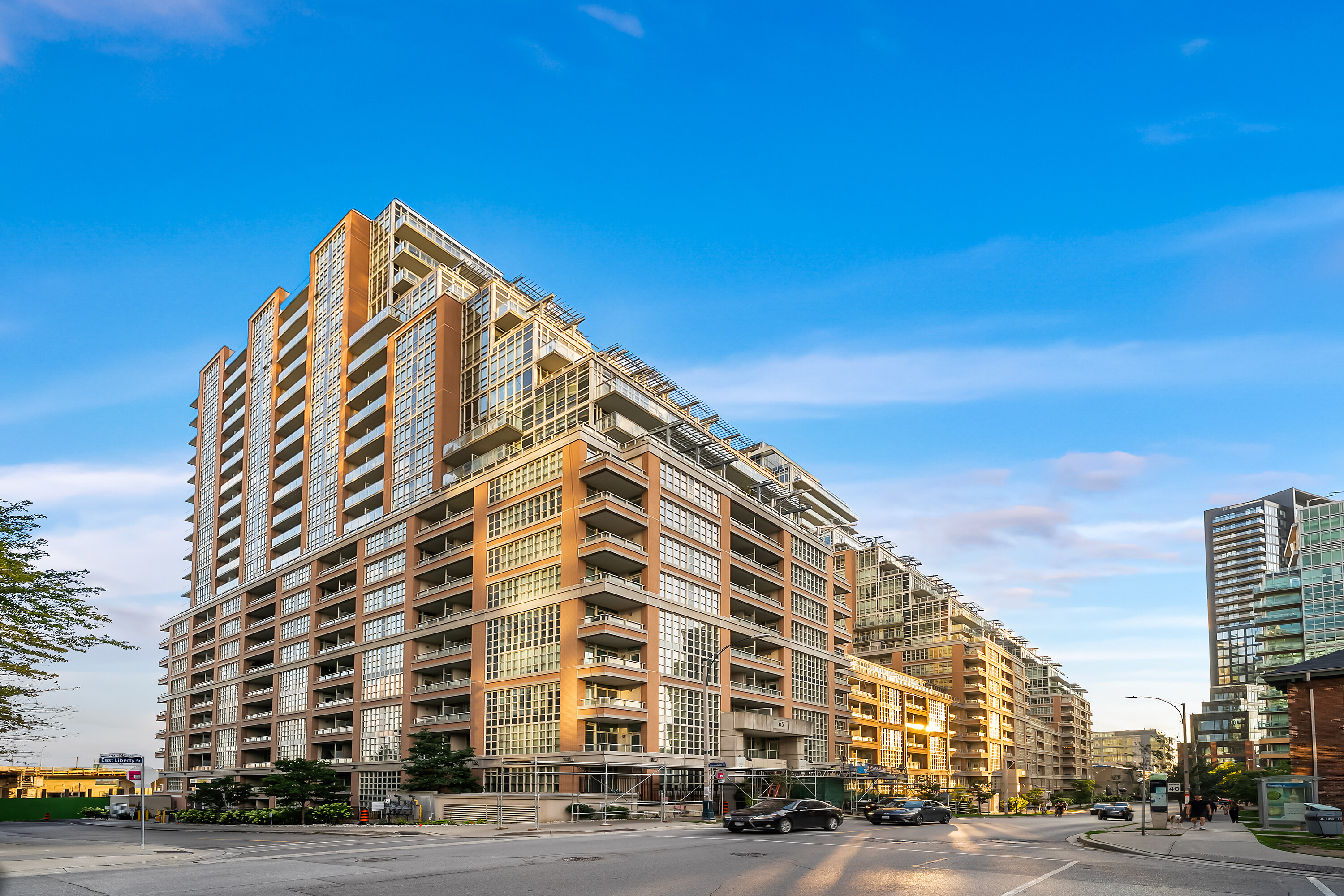  Corner Unit In Liberty Village - 物件實景