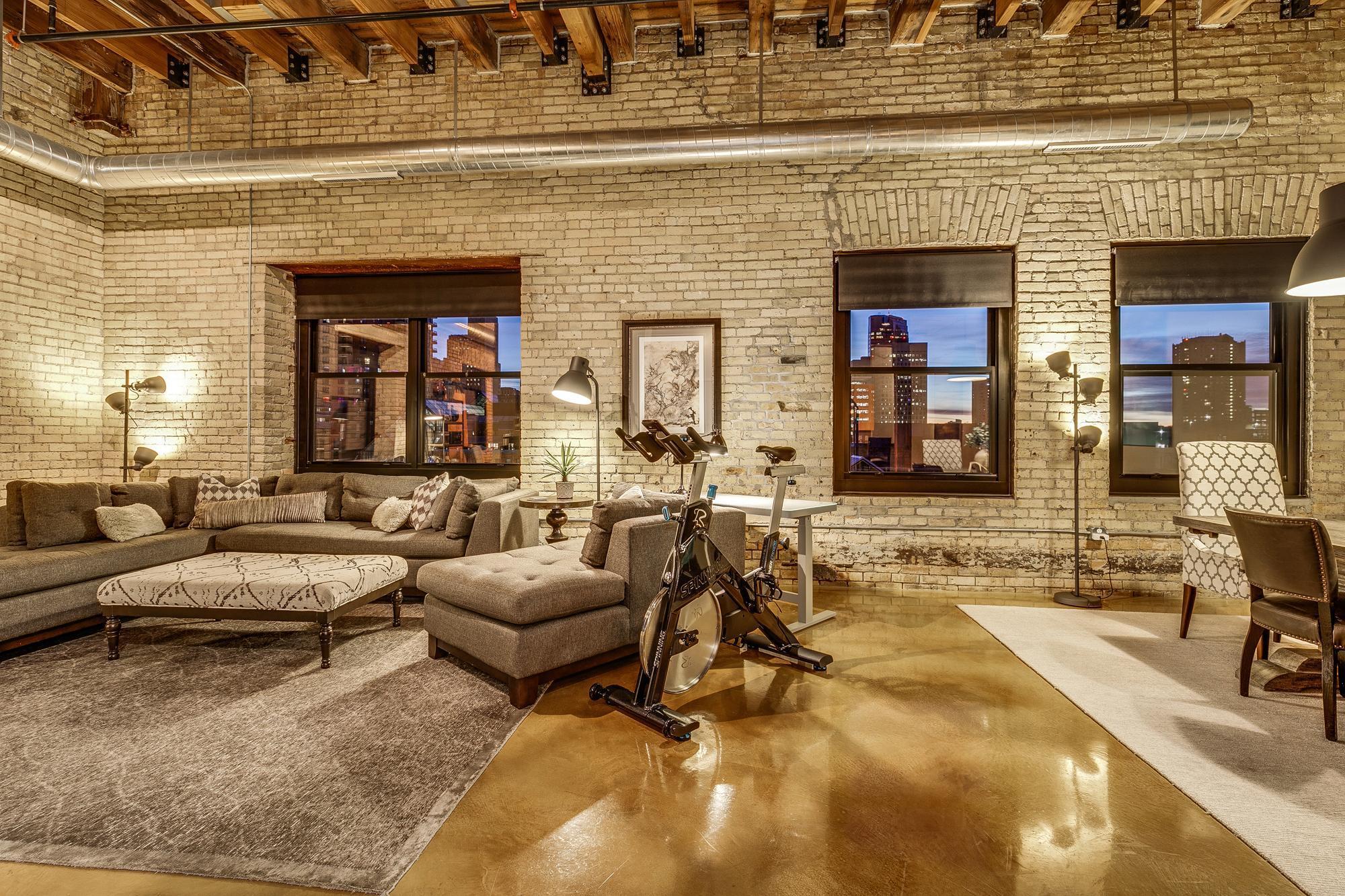 Saint Paul, Minnesota, 55101, United States, 2 Bedrooms Bedrooms, ,1 BathroomBathrooms,Residential,For Sale,1794377