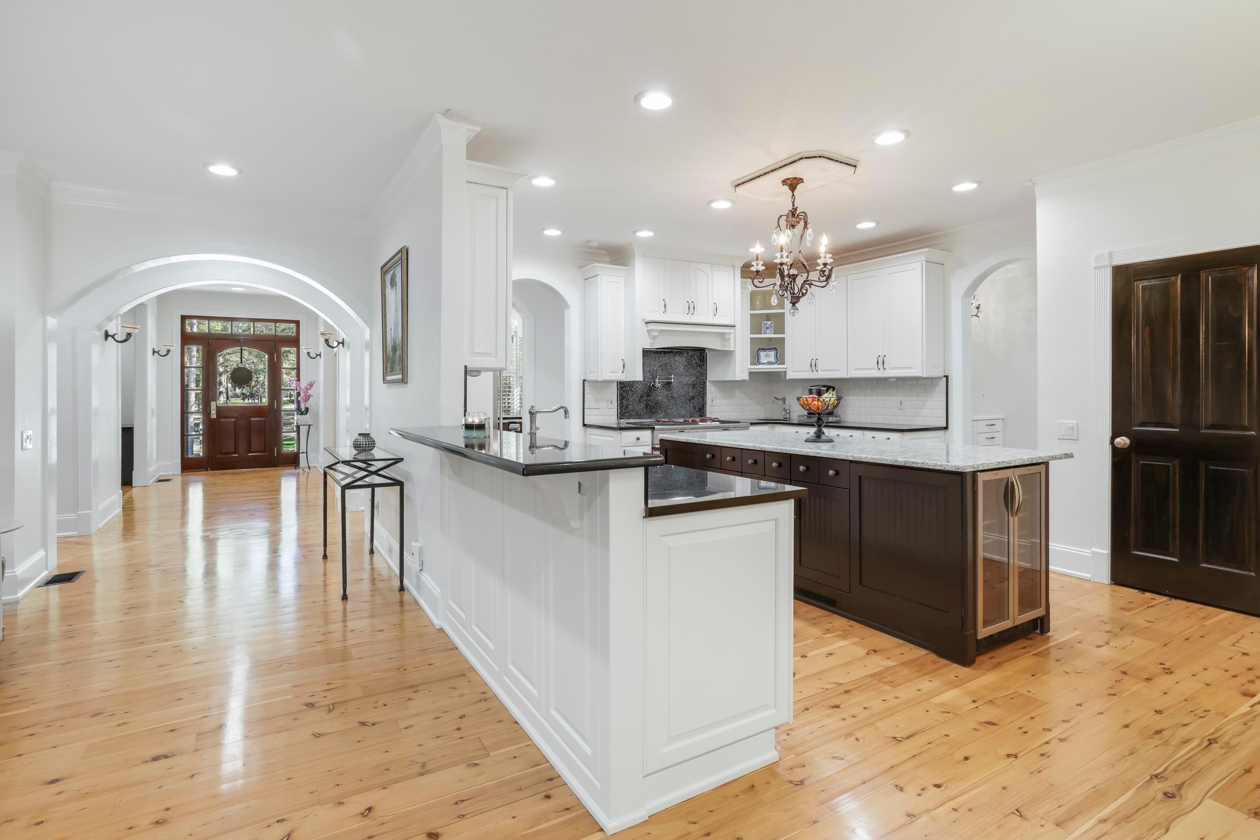 Tallahassee, Florida, 32312, United States, 4 Bedrooms Bedrooms, ,6 BathroomsBathrooms,Residential,For Sale,1846572