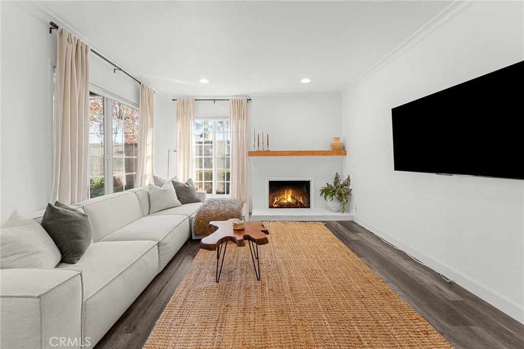 Westminster, California, 92683, United States, 2 Bedrooms Bedrooms, ,2 BathroomsBathrooms,Residential,For Sale,2005504