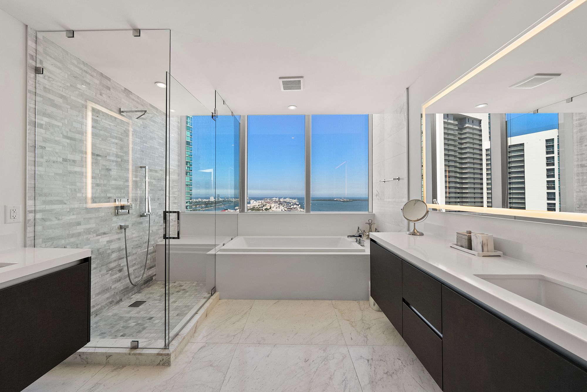  851 NE 1st Ave, Miami, FL, 33132 - 物件實景