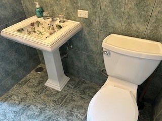 Chicago, Illinois, 60643, United States, 4 Bedrooms Bedrooms, ,4 BathroomsBathrooms,Residential,For Sale,2005951