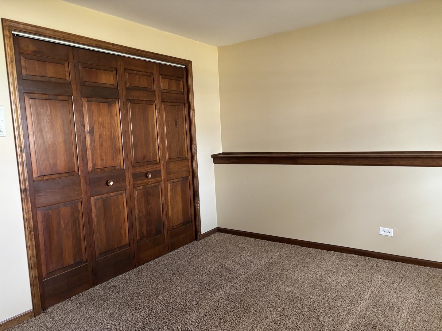 Hoffman Estates, Illinois, 60010, United States, 5 Bedrooms Bedrooms, ,3 BathroomsBathrooms,Residential,For Sale,1989423