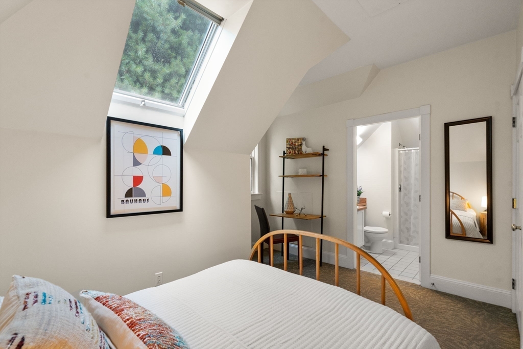 Brookline, Massachusetts, 02445, United States, 2 Bedrooms Bedrooms, ,2 BathroomsBathrooms,Residential,For Sale,1849691