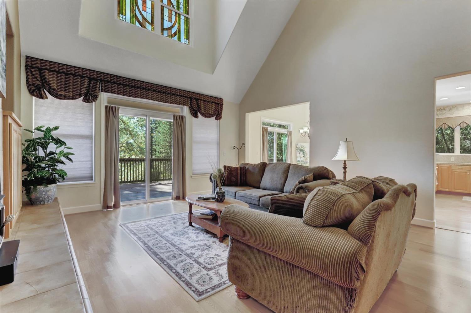 Grass Valley, California, 95945, United States, 4 Bedrooms Bedrooms, ,4 BathroomsBathrooms,Residential,For Sale,1986075