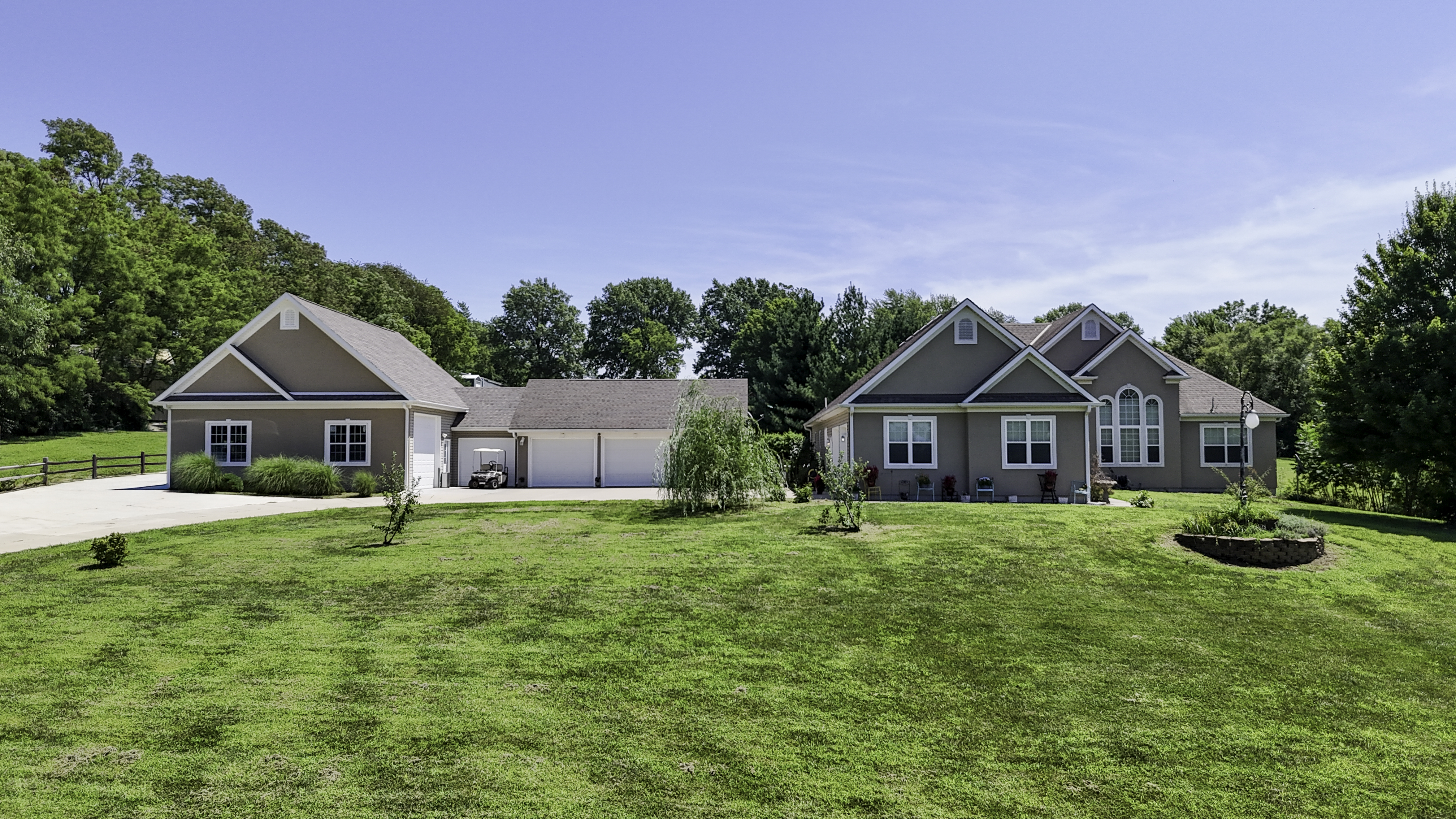 ST JOSEPH, Missouri, 64507, United States, 5 Bedrooms Bedrooms, ,3 BathroomsBathrooms,Residential,For Sale,1905943