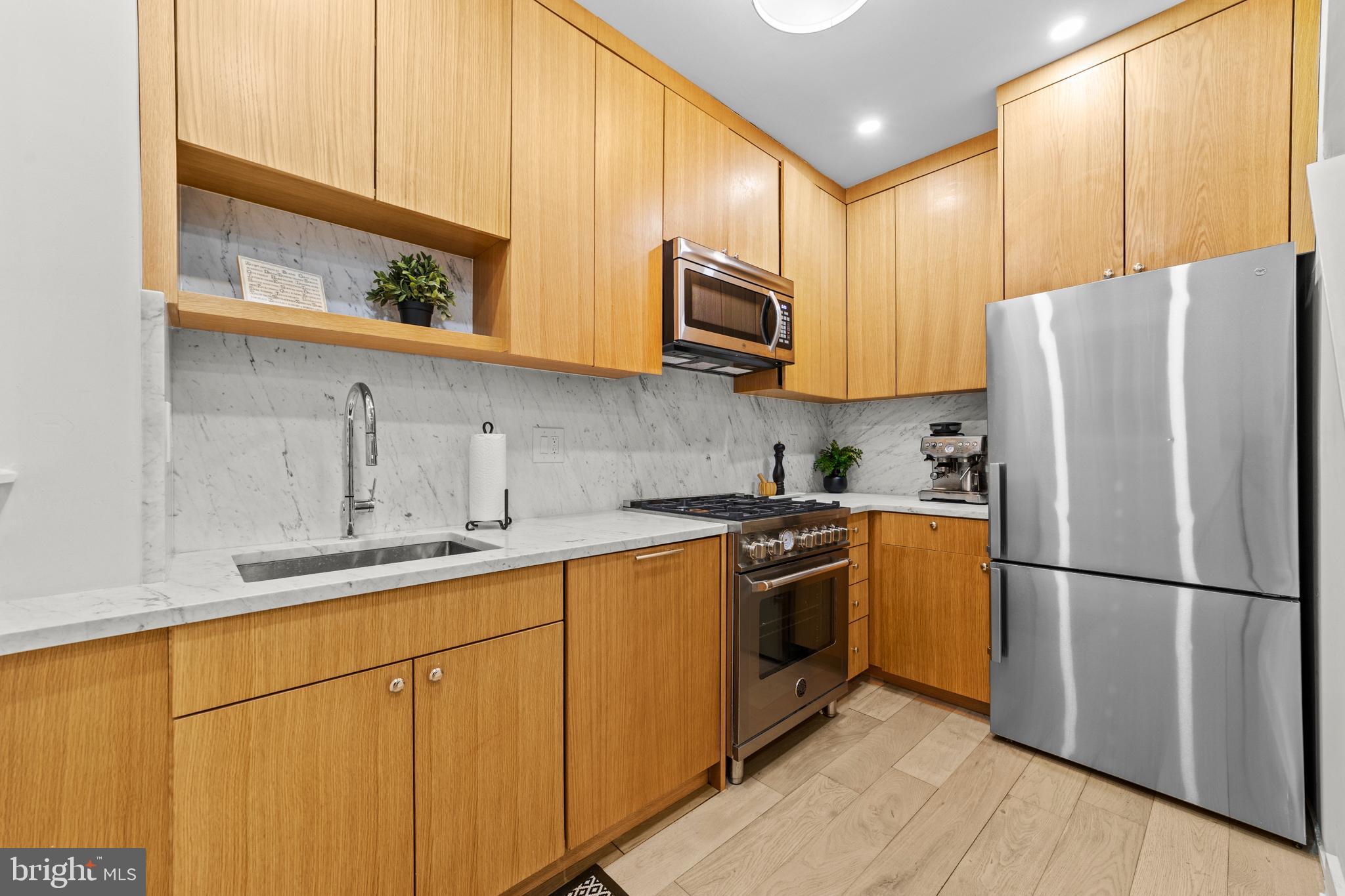 PHILADELPHIA, Pennsylvania, 19107, United States, 3 Bedrooms Bedrooms, ,3 BathroomsBathrooms,Residential,For Sale,1989862