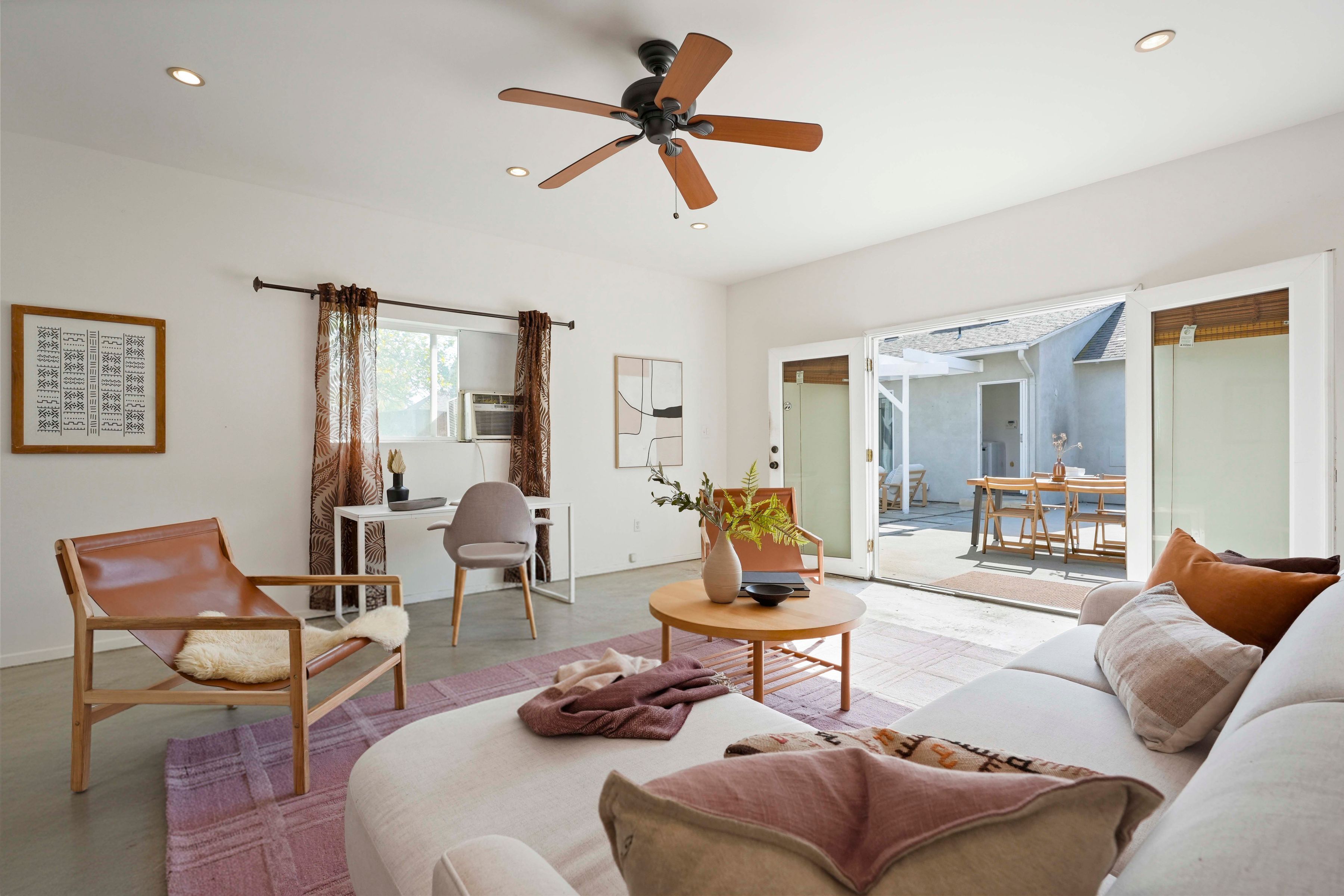  6506 Colbath Avenue - 物件實景