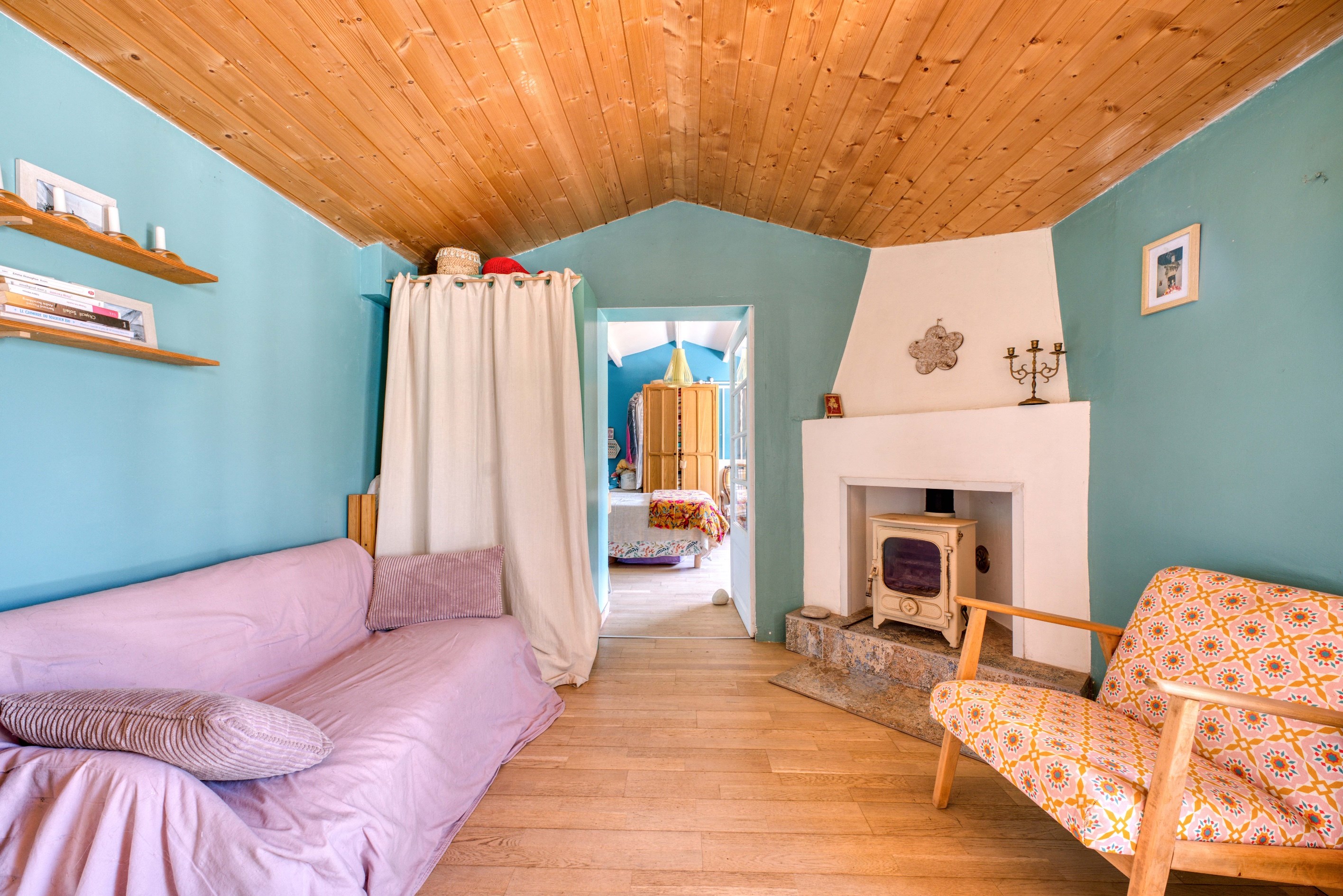  SMALL LONGERE IN THE HEART OF CHASSIRON VILLAGE St DENIS D