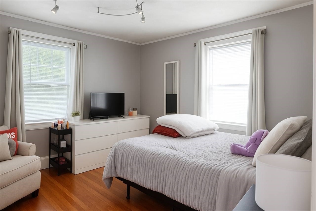 Revere, Massachusetts, 02151, United States, 5 Bedrooms Bedrooms, ,3 BathroomsBathrooms,Residential,For Sale,1931242
