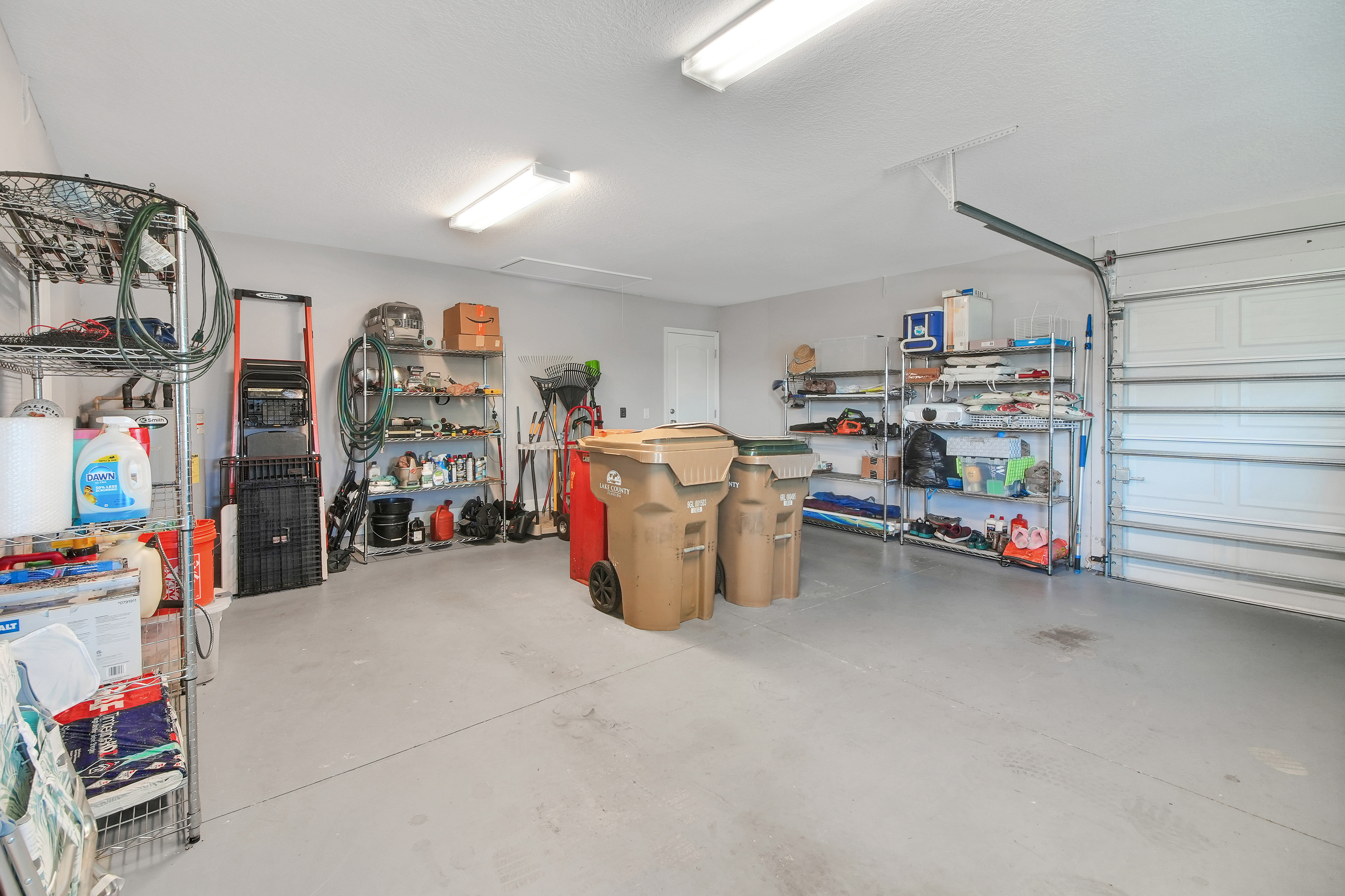 Lady Lake, Florida, 32159, United States, 4 Bedrooms Bedrooms, ,3 BathroomsBathrooms,Residential,For Sale,2005730