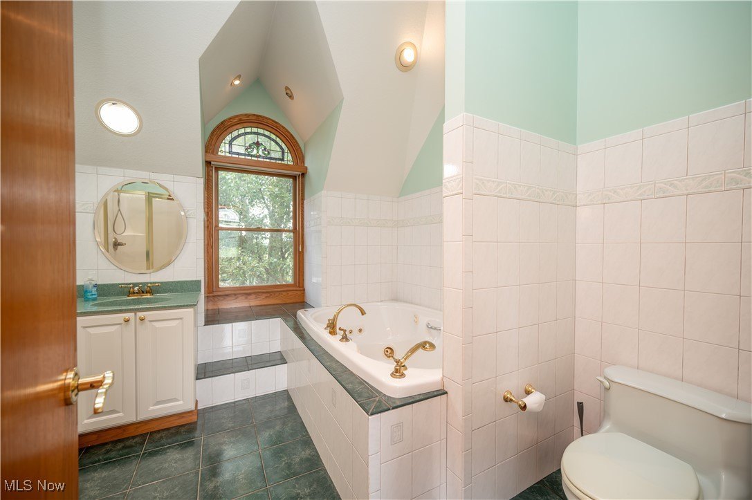 Diamond, Ohio, 44412, United States, 5 Bedrooms Bedrooms, ,5 BathroomsBathrooms,Residential,For Sale,1983781