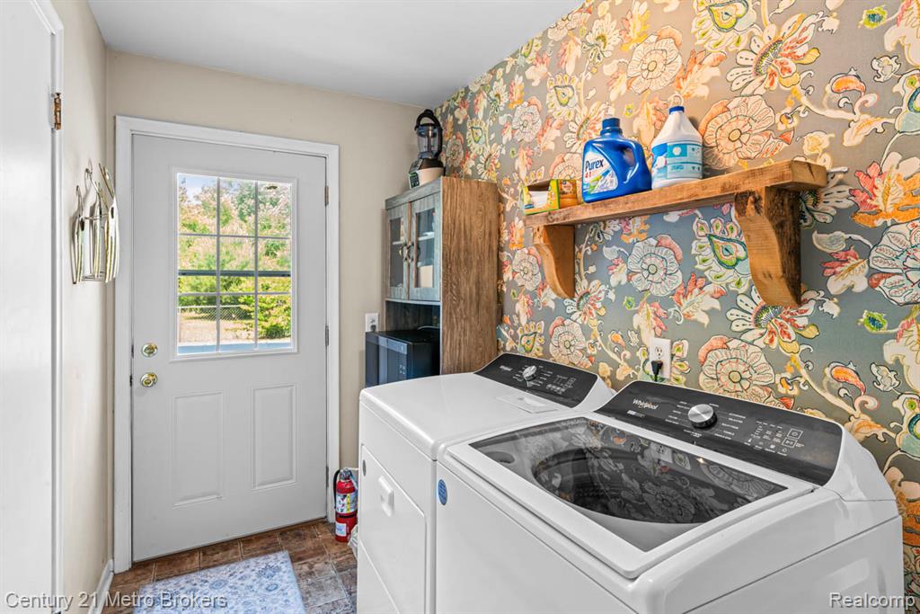 Lapeer, Michigan, 48446, United States, 4 Bedrooms Bedrooms, ,3 BathroomsBathrooms,Residential,For Sale,1982029