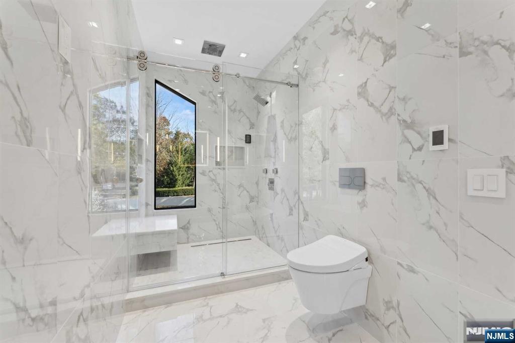 Alpine, New Jersey, 07620, United States, 6 Bedrooms Bedrooms, ,9 BathroomsBathrooms,Residential,For Sale,2000775