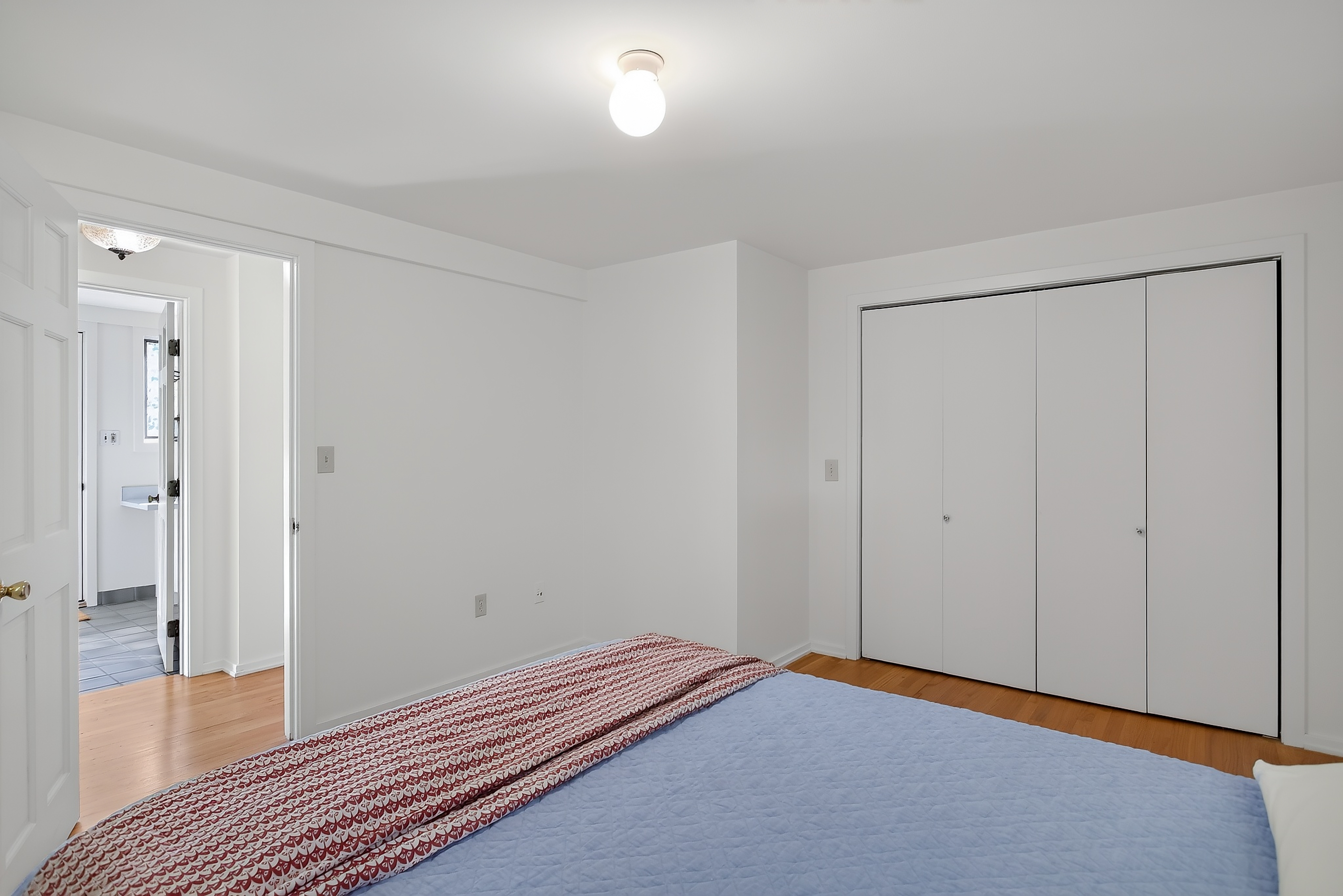  Light-Filled Contemporary Retreat Moments from Downtown - 物件實景