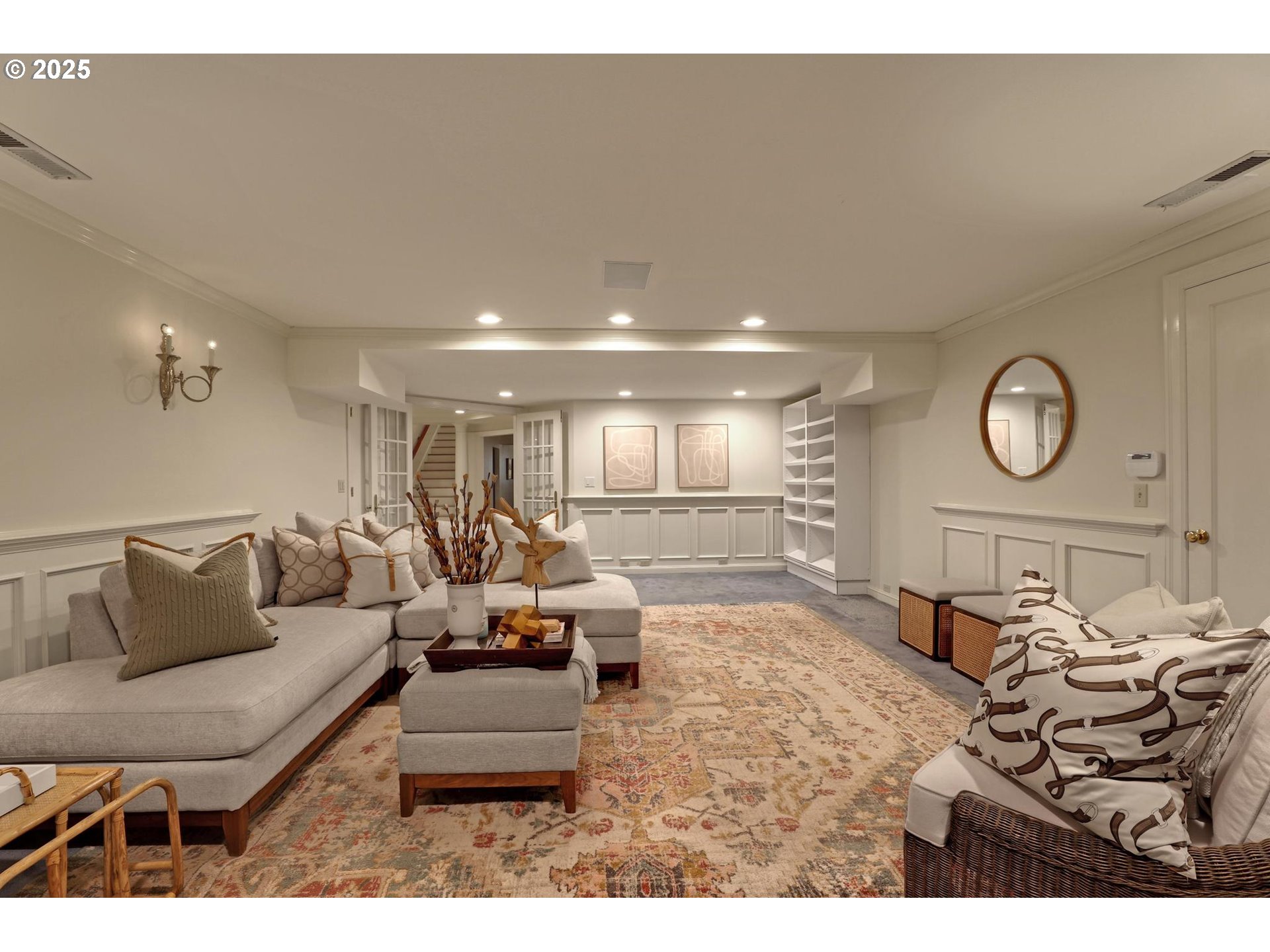 Portland, Oregon, 97205, United States, 4 Bedrooms Bedrooms, ,4 BathroomsBathrooms,Residential,For Sale,1795097