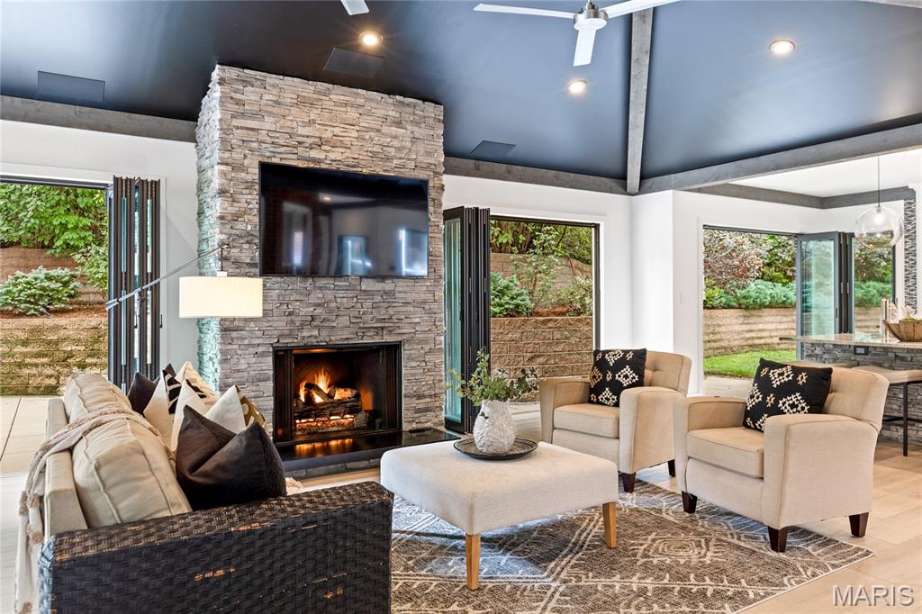 Town and Country, Missouri, 63141, United States, 5 Bedrooms Bedrooms, ,7 BathroomsBathrooms,Residential,For Sale,1966685