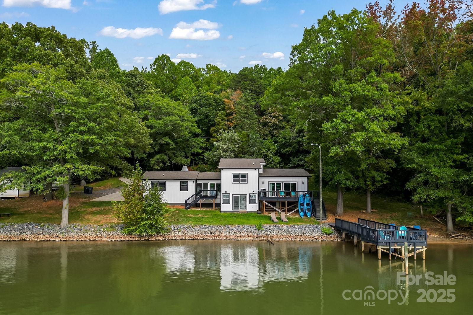 Charlotte, North Carolina, 28278, United States, 3 Bedrooms Bedrooms, ,3 BathroomsBathrooms,Residential,For Sale,1986488