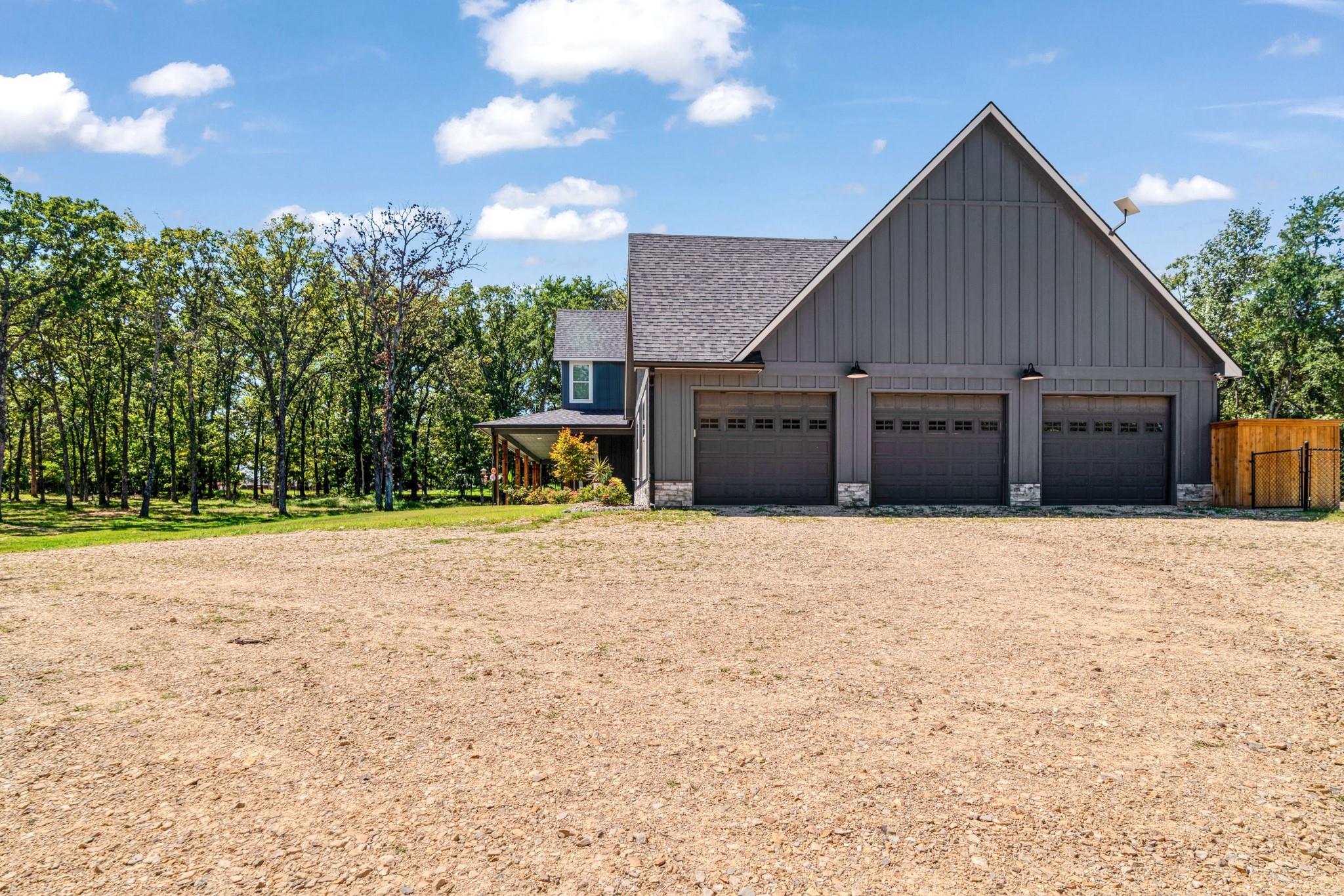 Paris, Texas, 75462, United States, 6 Bedrooms Bedrooms, ,5 BathroomsBathrooms,Residential,For Sale,1982546