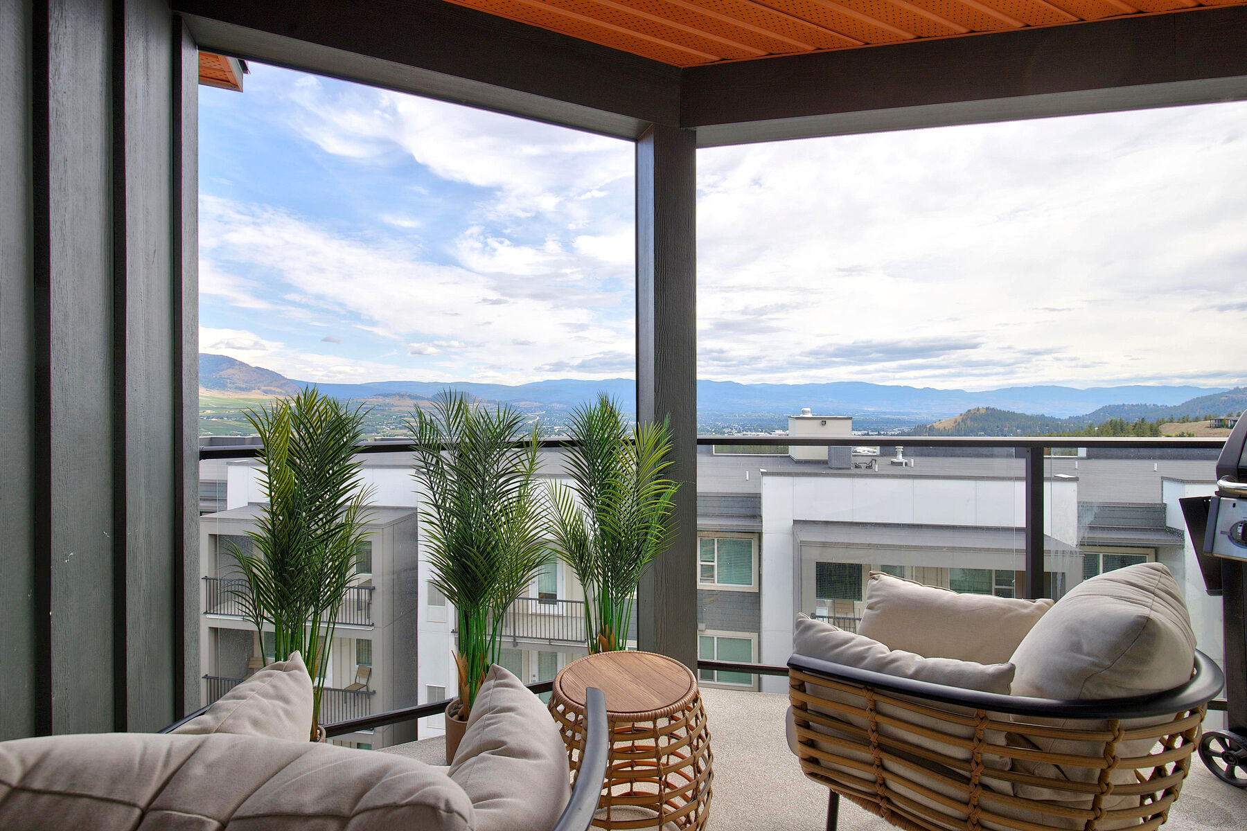  Stunning Corner Penthouse - 物件實景