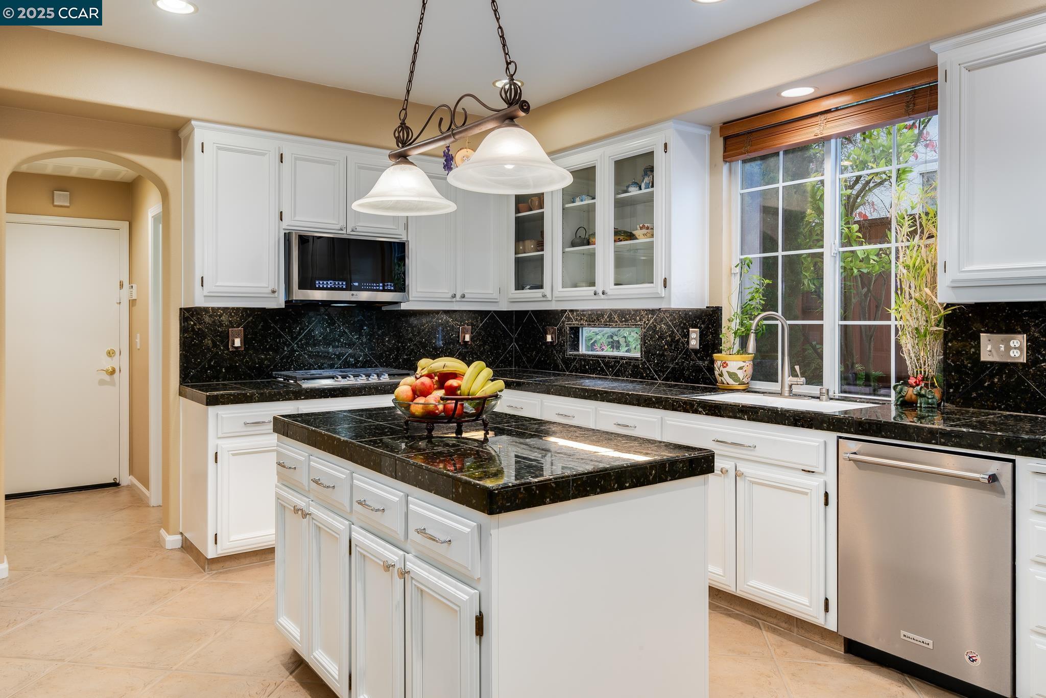 San Ramon, California, 94582, United States, 4 Bedrooms Bedrooms, ,3 BathroomsBathrooms,Residential,For Sale,1988285