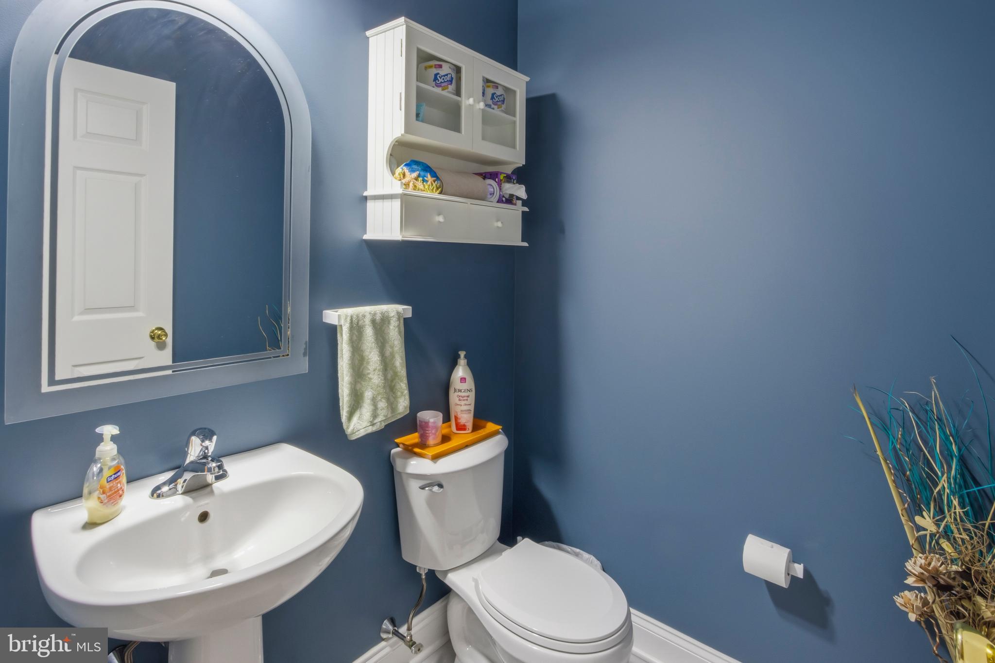 SPRINGFIELD, Pennsylvania, 19064, United States, 4 Bedrooms Bedrooms, ,3 BathroomsBathrooms,Residential,For Sale,2042922