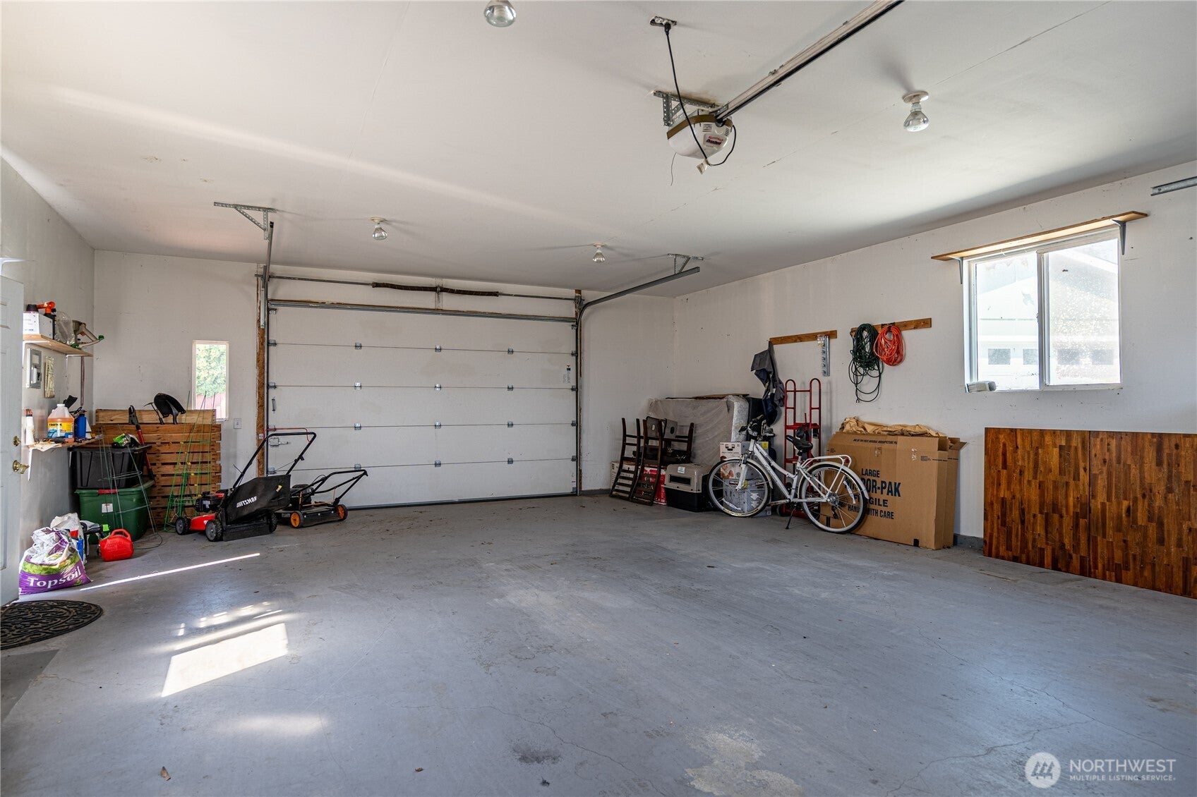 Manson, Washington, 98831, United States, 3 Bedrooms Bedrooms, ,2 BathroomsBathrooms,Residential,For Sale,1901379