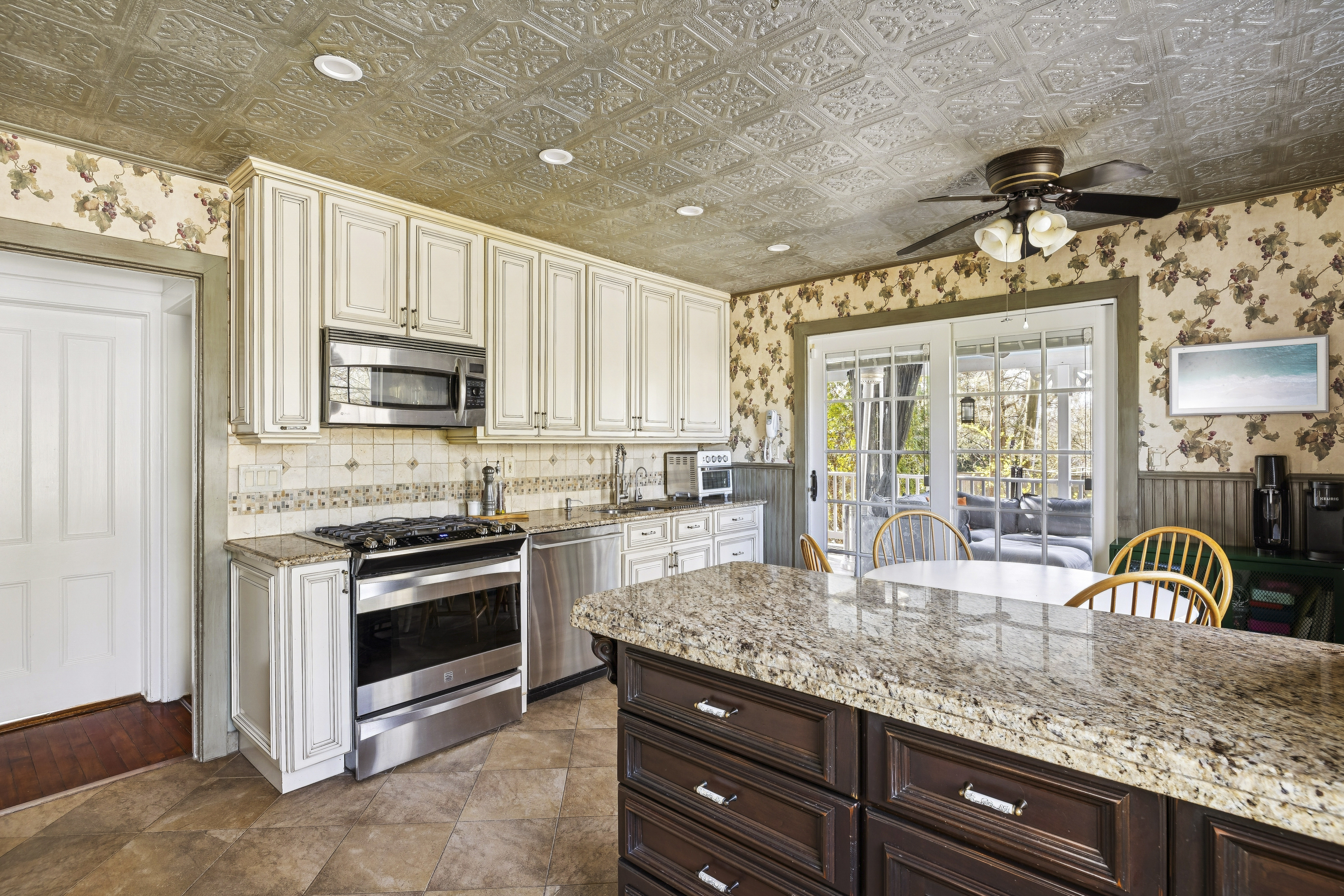  198 Pidgeon Hill Road, South Huntington, NY, 11746 - 物件實景