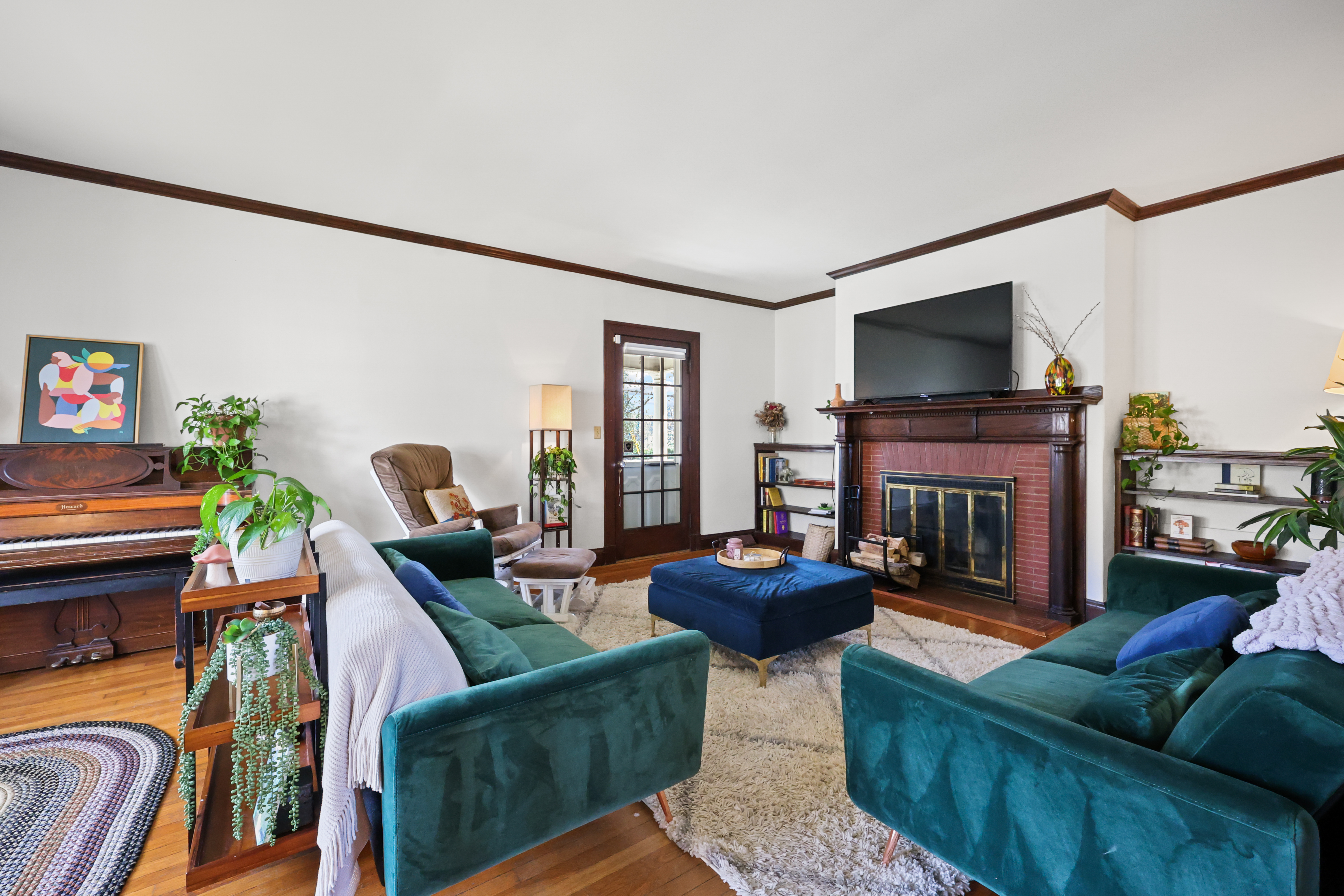  1720 Whitney Avenue - 物件實景